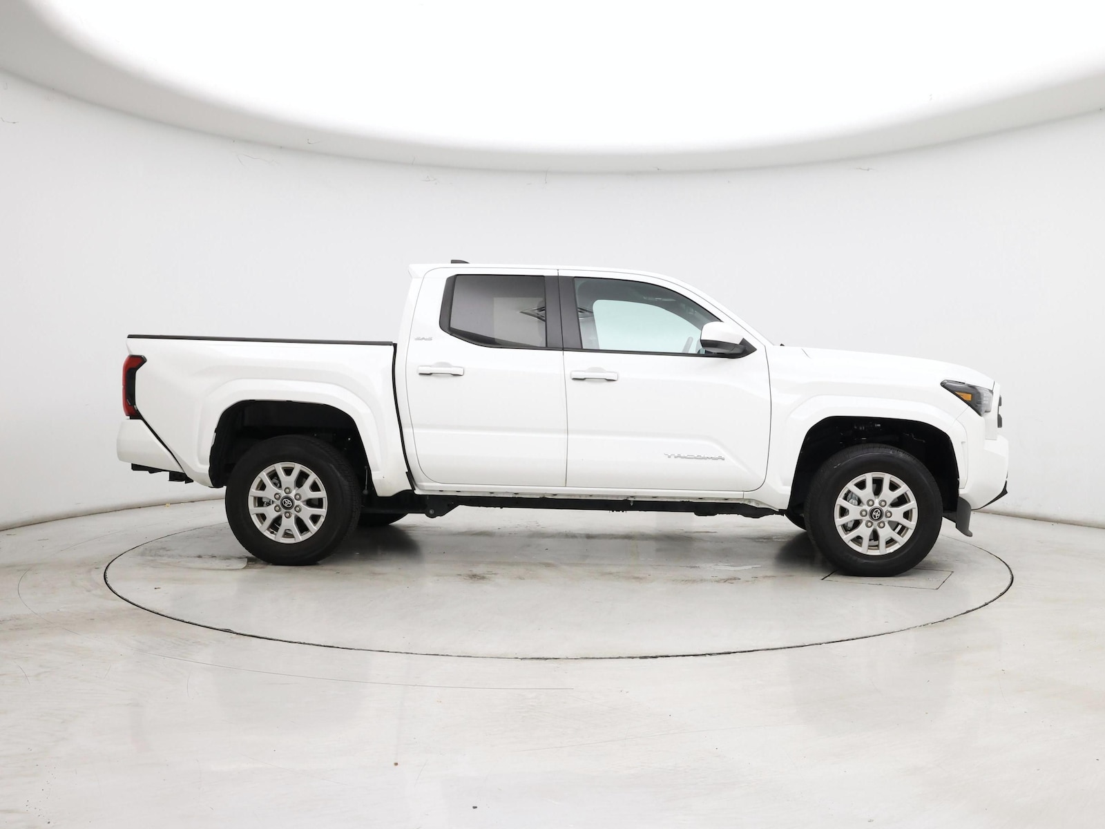 2024 Toyota Tacoma SR5 - Photo 8