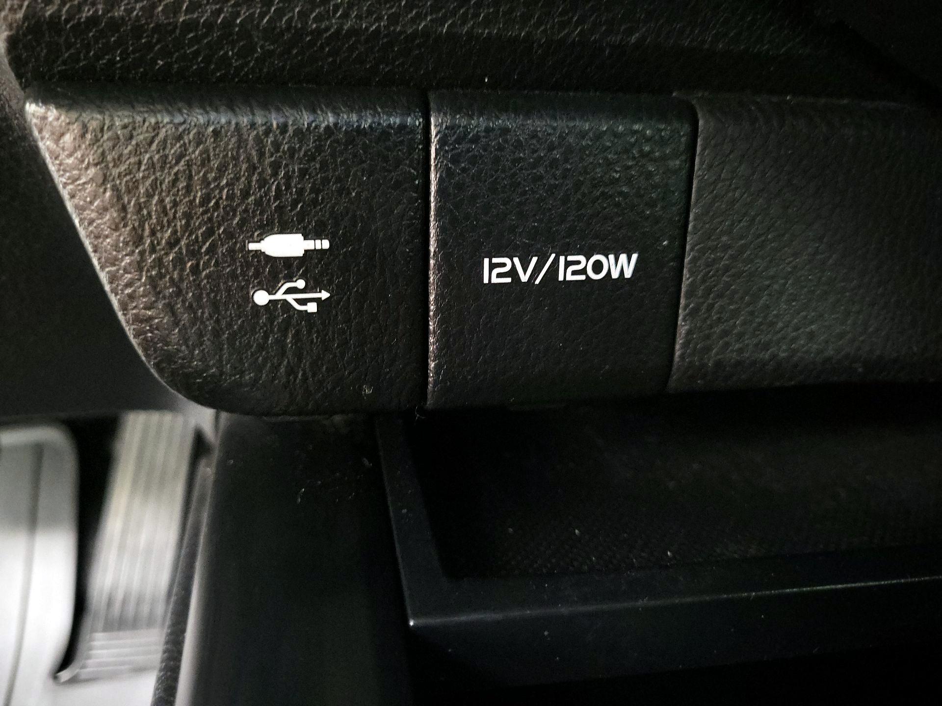 Thumbnail: 2019 Toyota Camry - 18