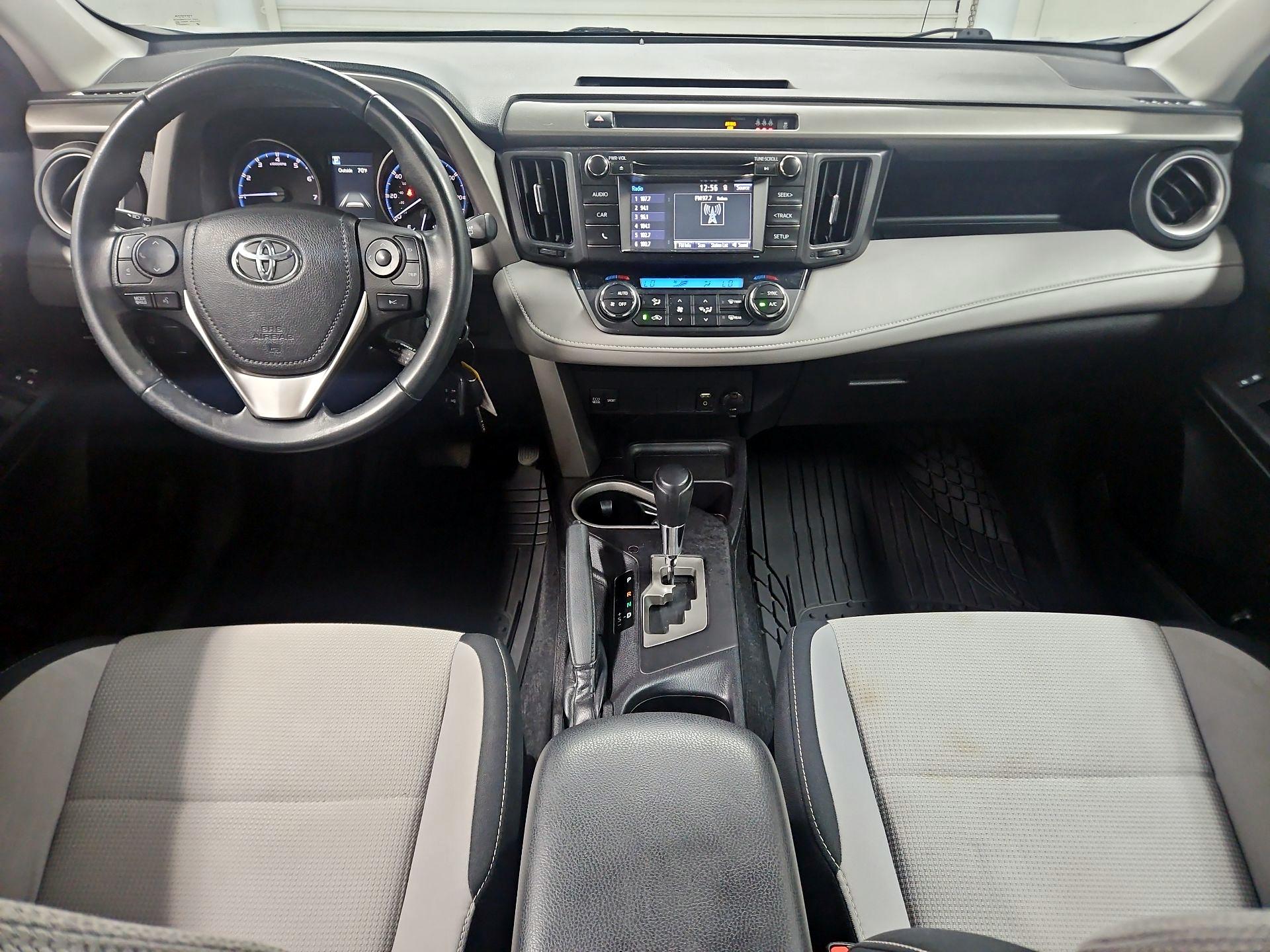 Thumbnail: 2018 Toyota RAV4 - 9