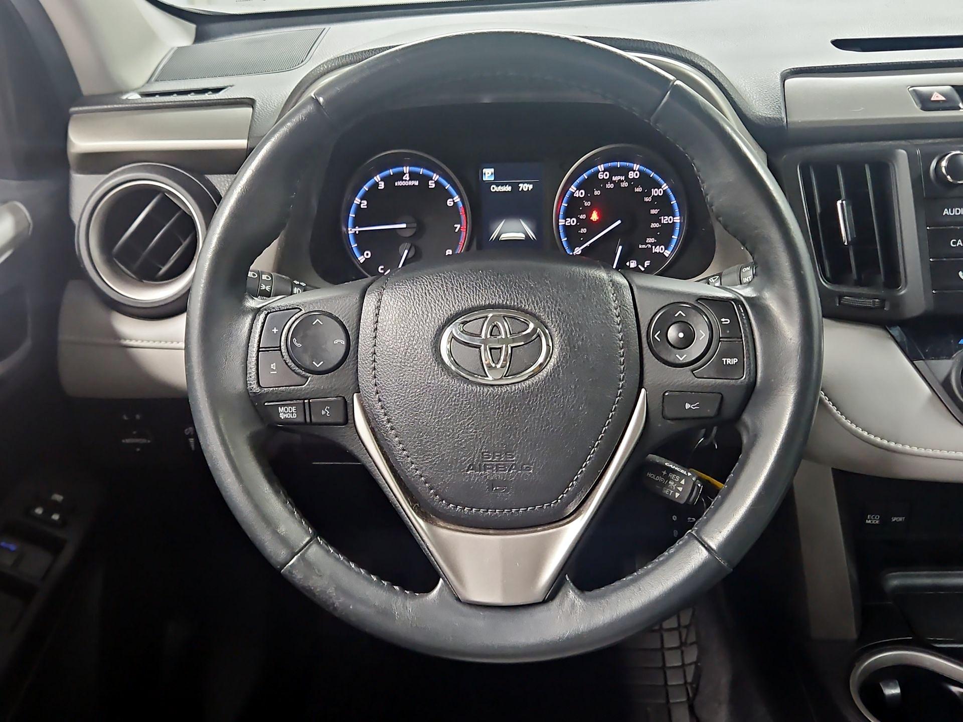 Thumbnail: 2018 Toyota RAV4 - 10