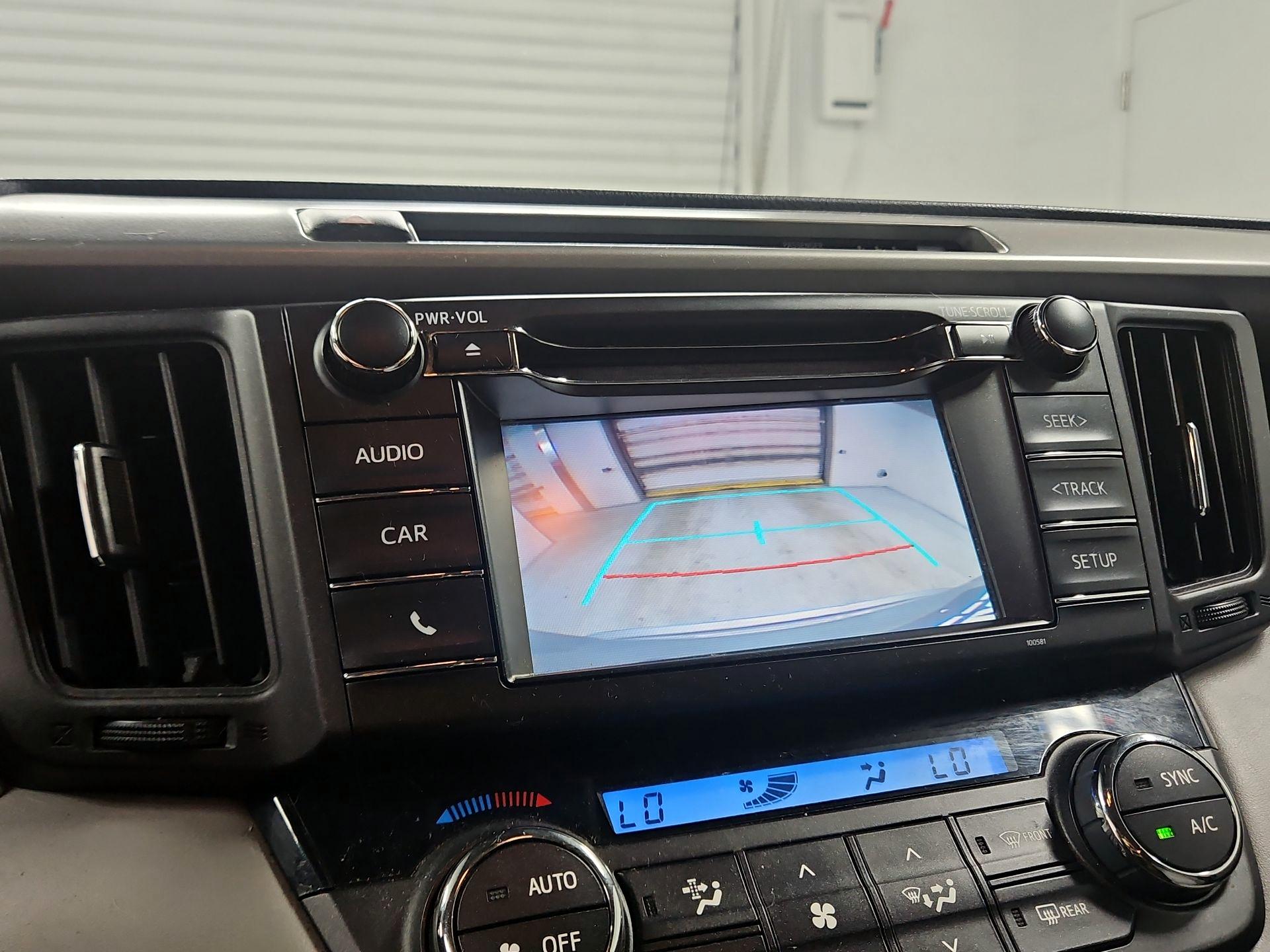 Thumbnail: 2018 Toyota RAV4 - 14