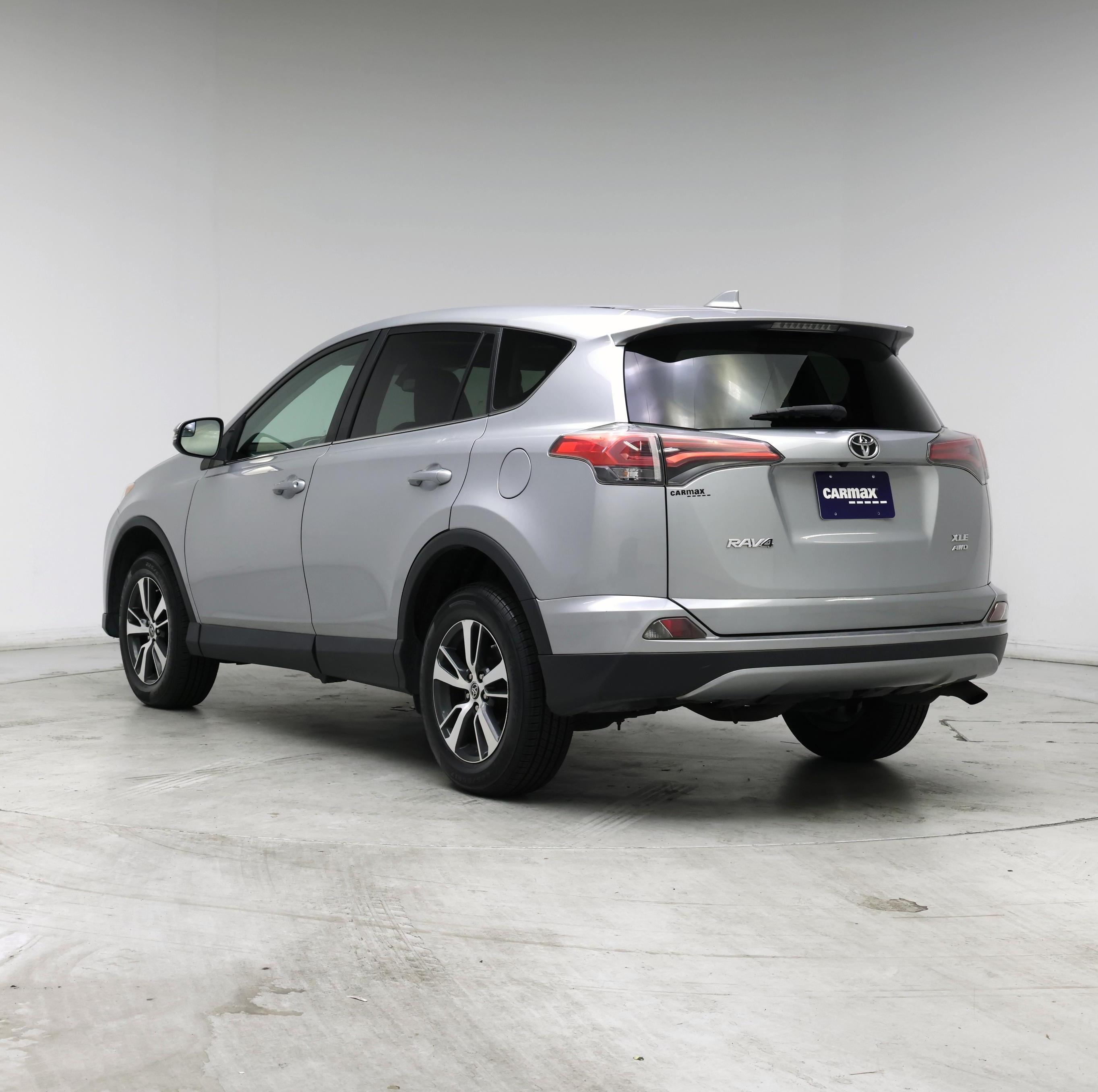 Thumbnail: 2018 Toyota RAV4 - 2