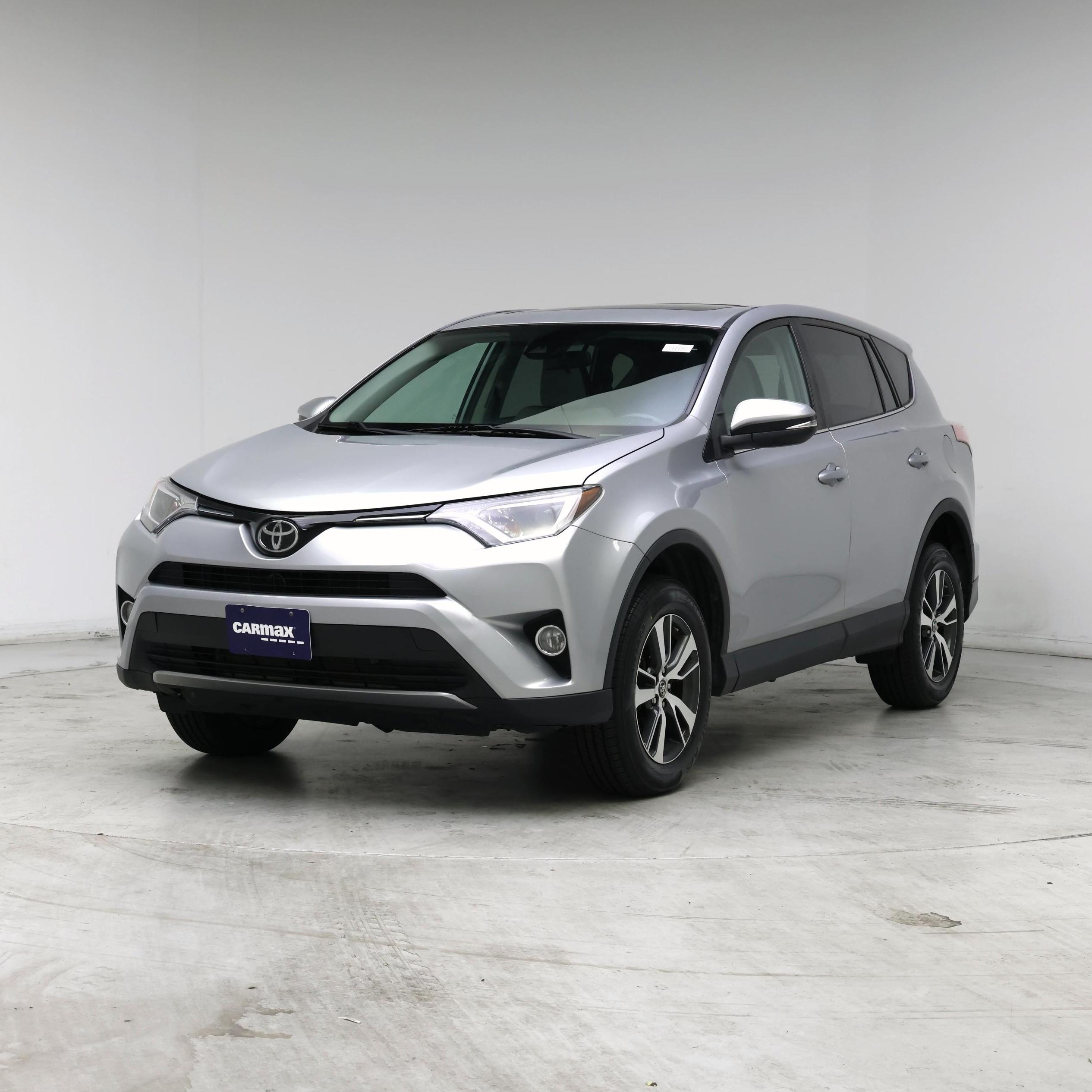 Thumbnail: 2018 Toyota RAV4 - 4