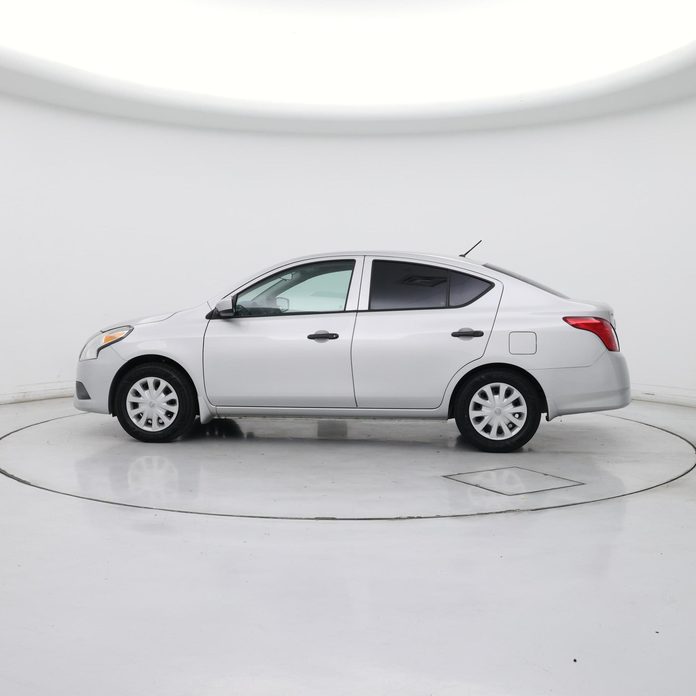 Thumbnail: 2019 Nissan Versa - 3