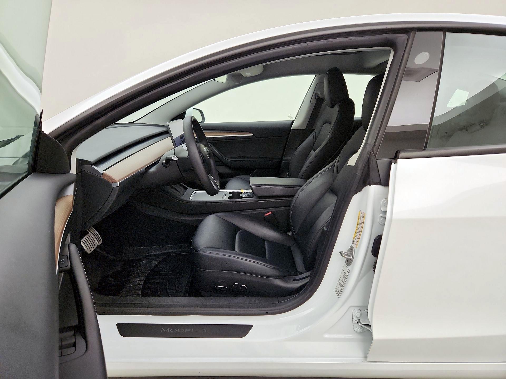 Thumbnail: 2023 Tesla Model 3 - 11