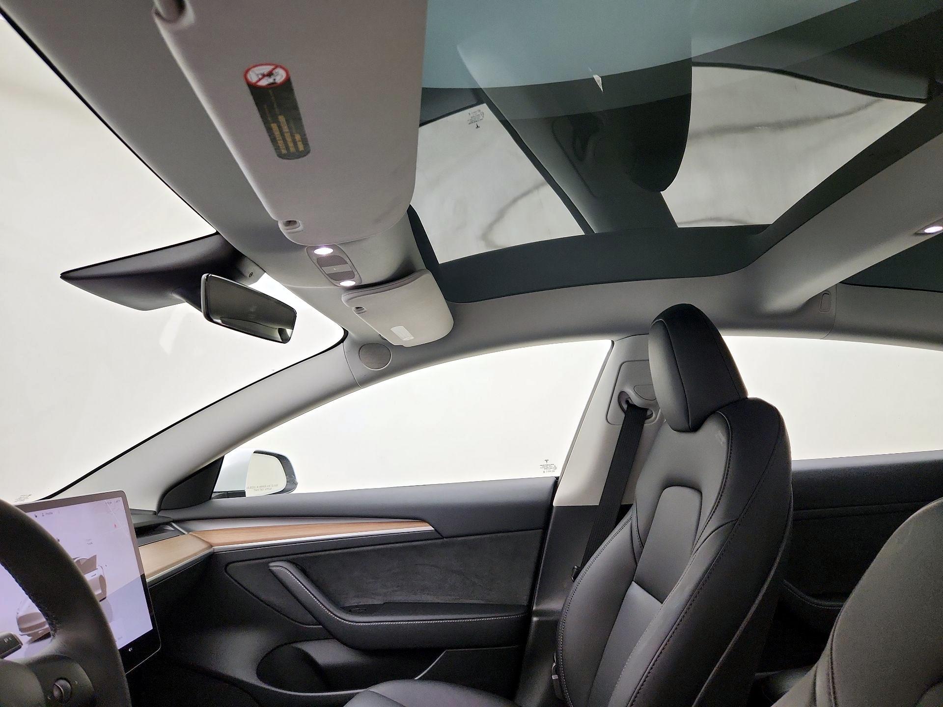 Thumbnail: 2023 Tesla Model 3 - 19