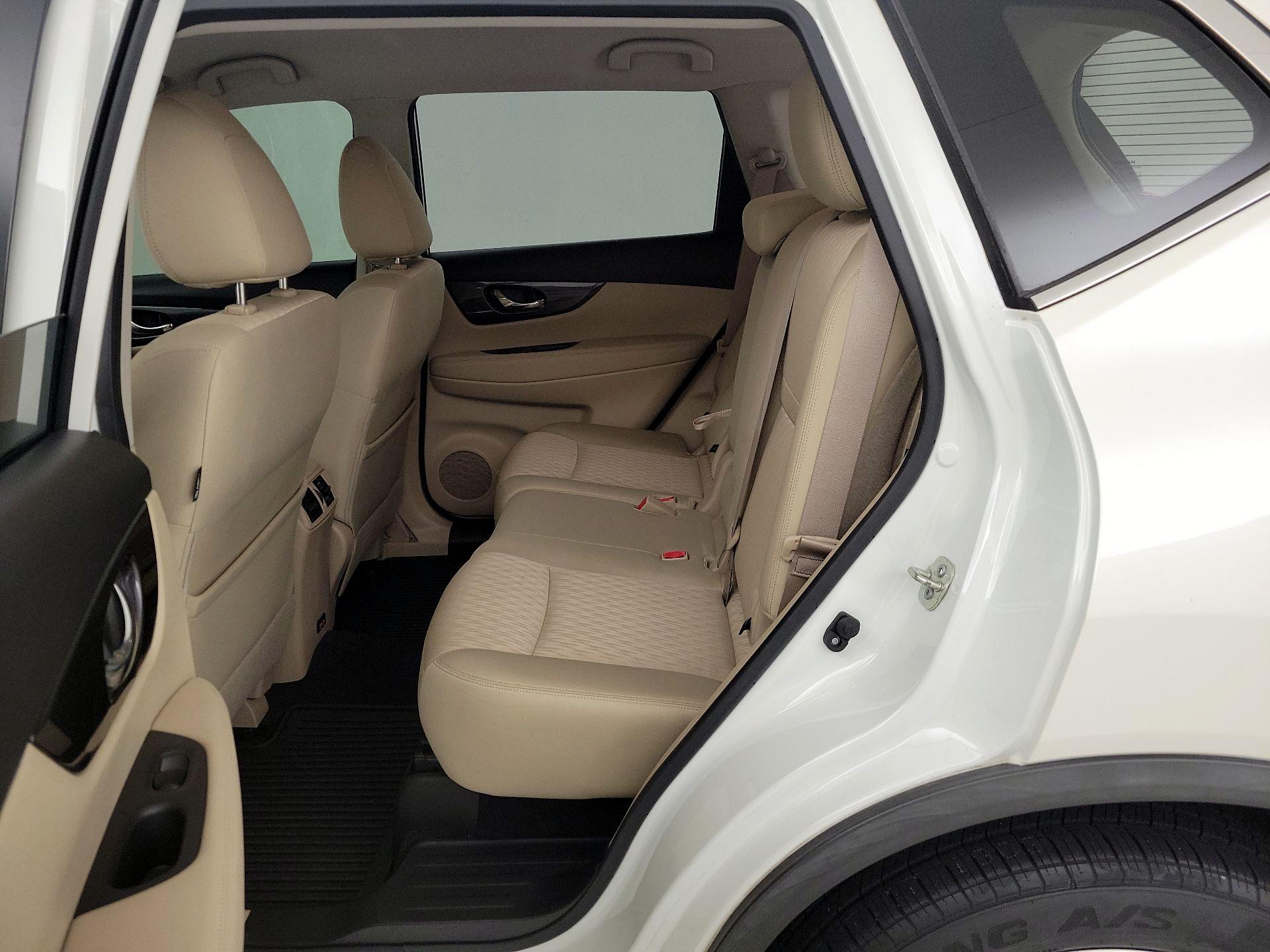 Thumbnail: 2019 Nissan Rogue - 19