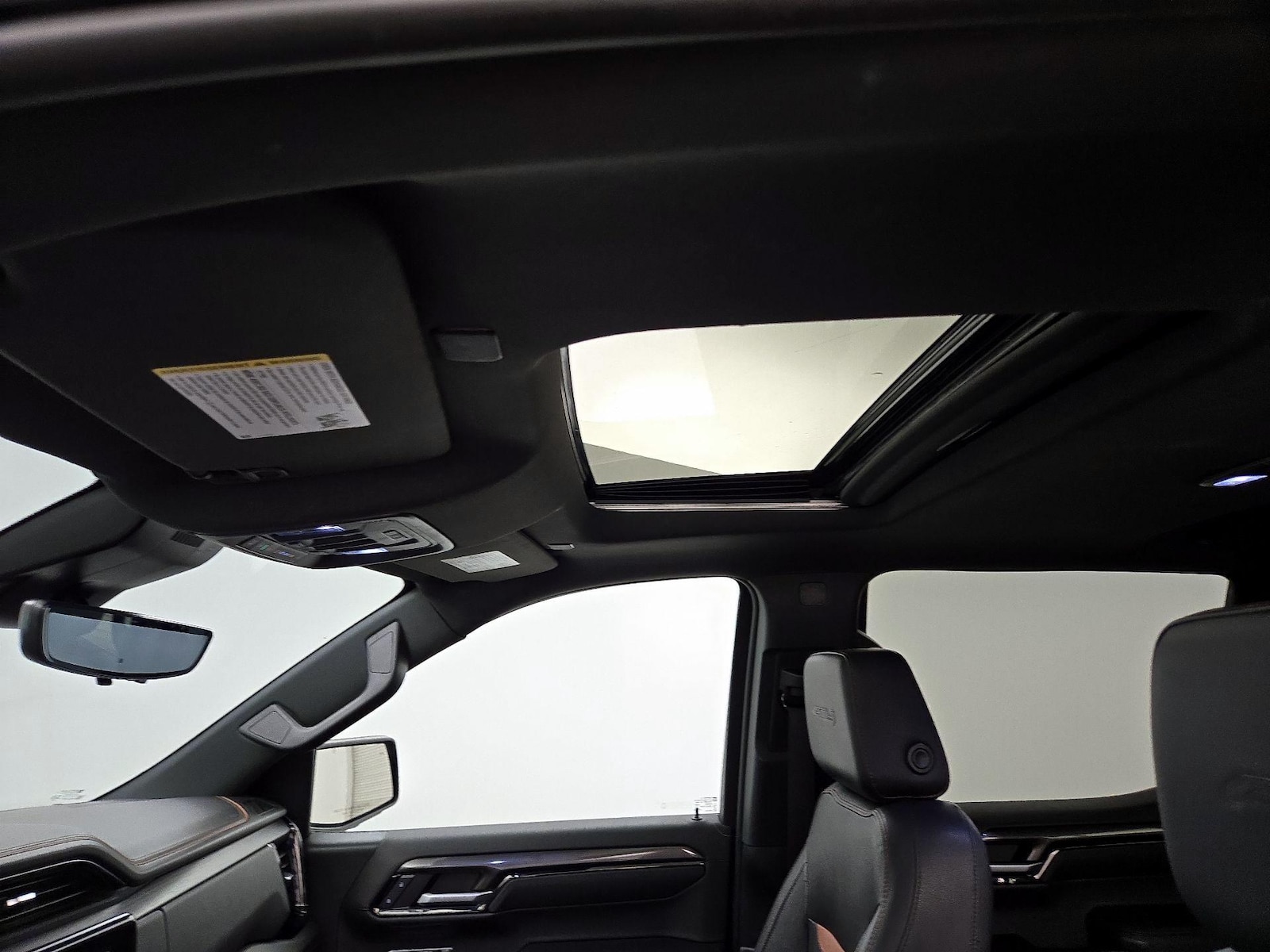 Sunroof(s) & Overhead Airbags