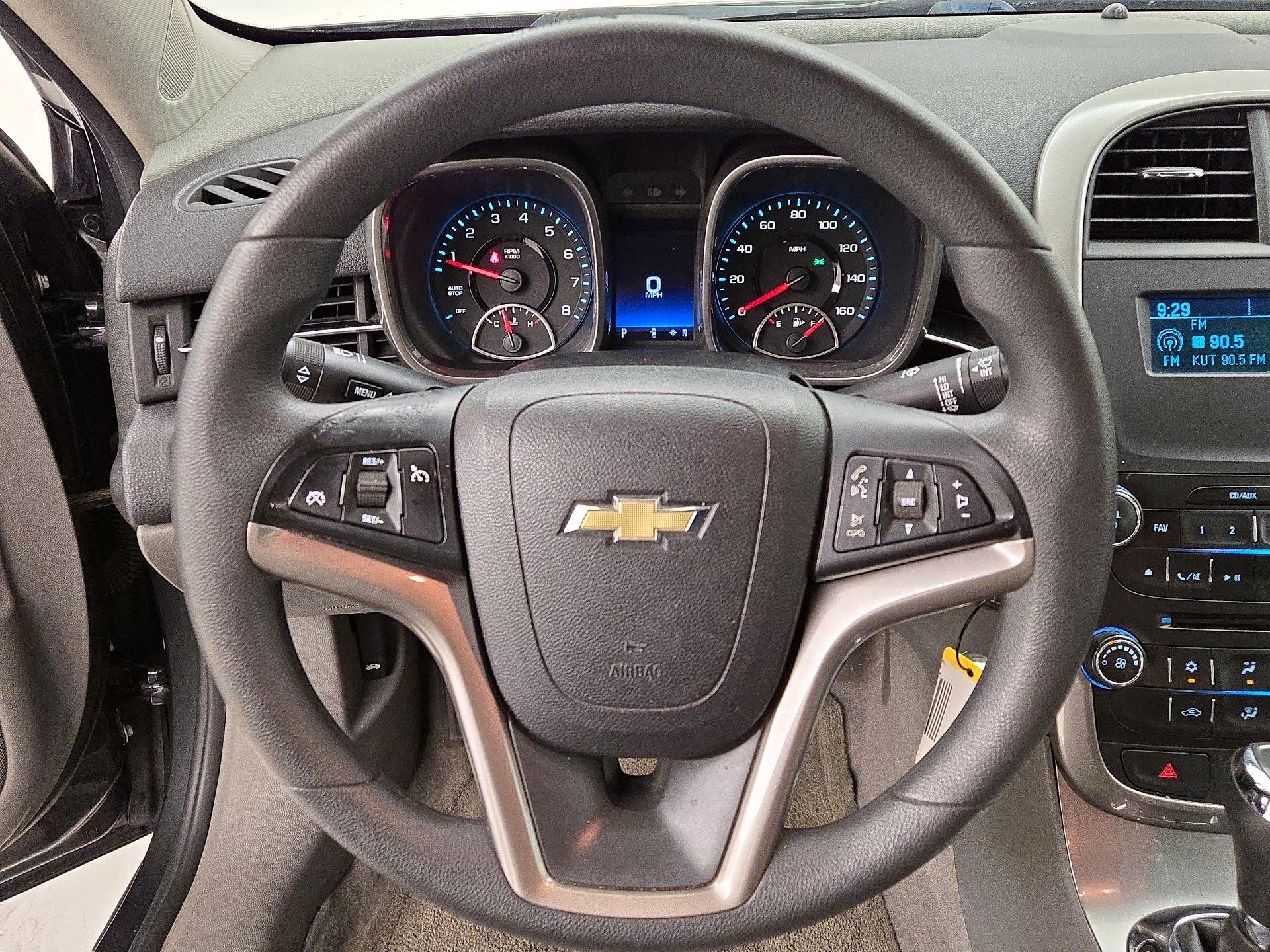 Thumbnail: 2014 Chevrolet Malibu - 10