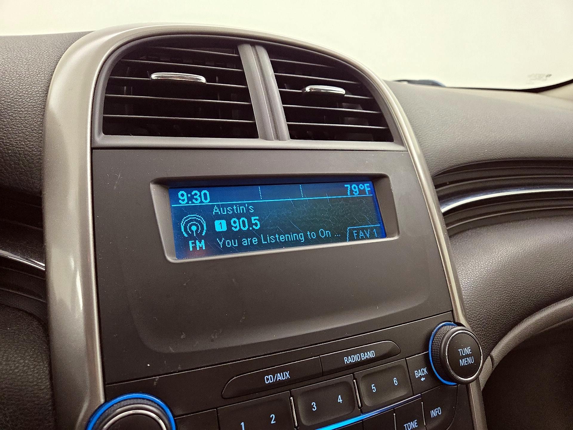 Thumbnail: 2014 Chevrolet Malibu - 14
