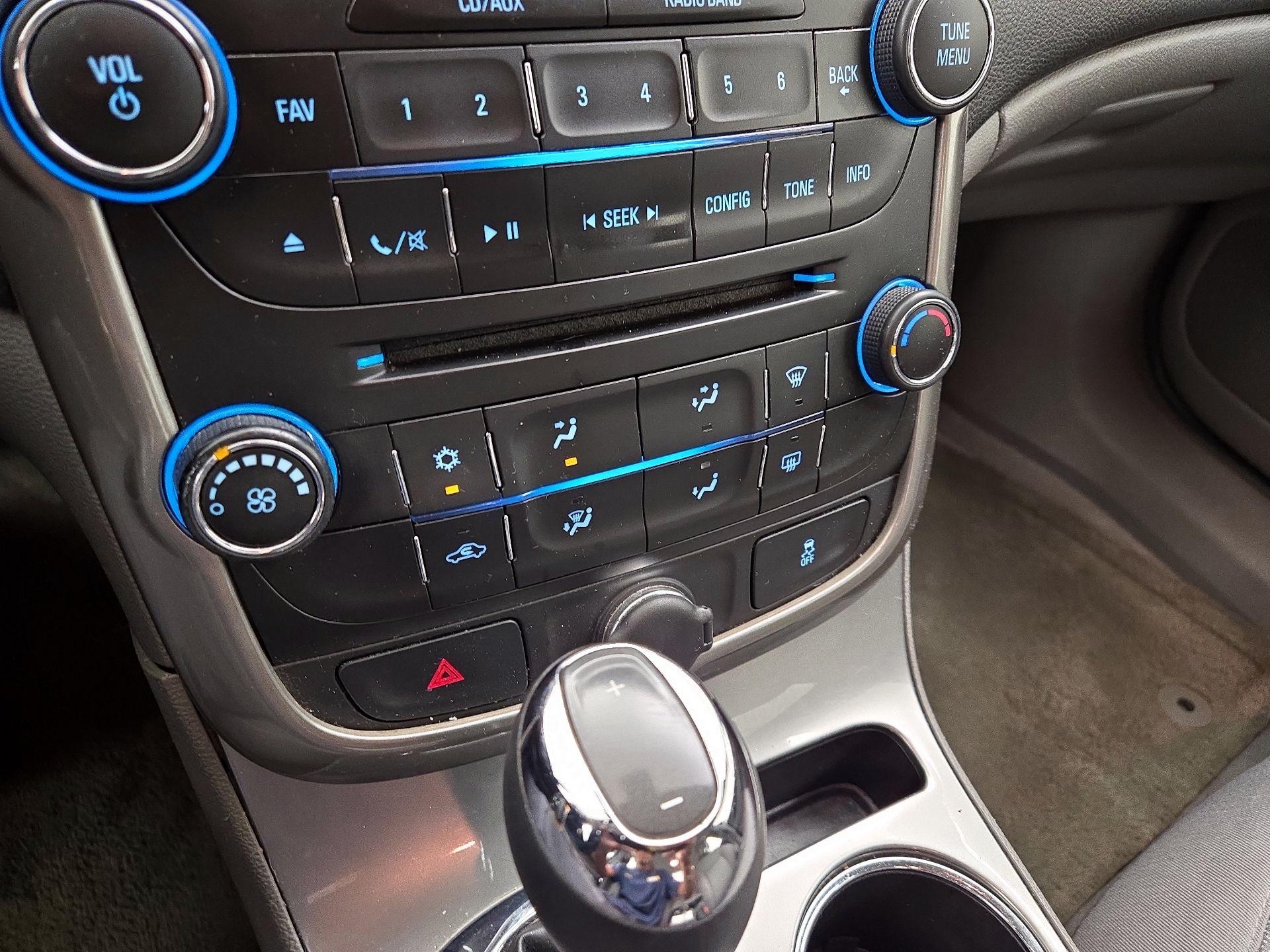 Thumbnail: 2014 Chevrolet Malibu - 15