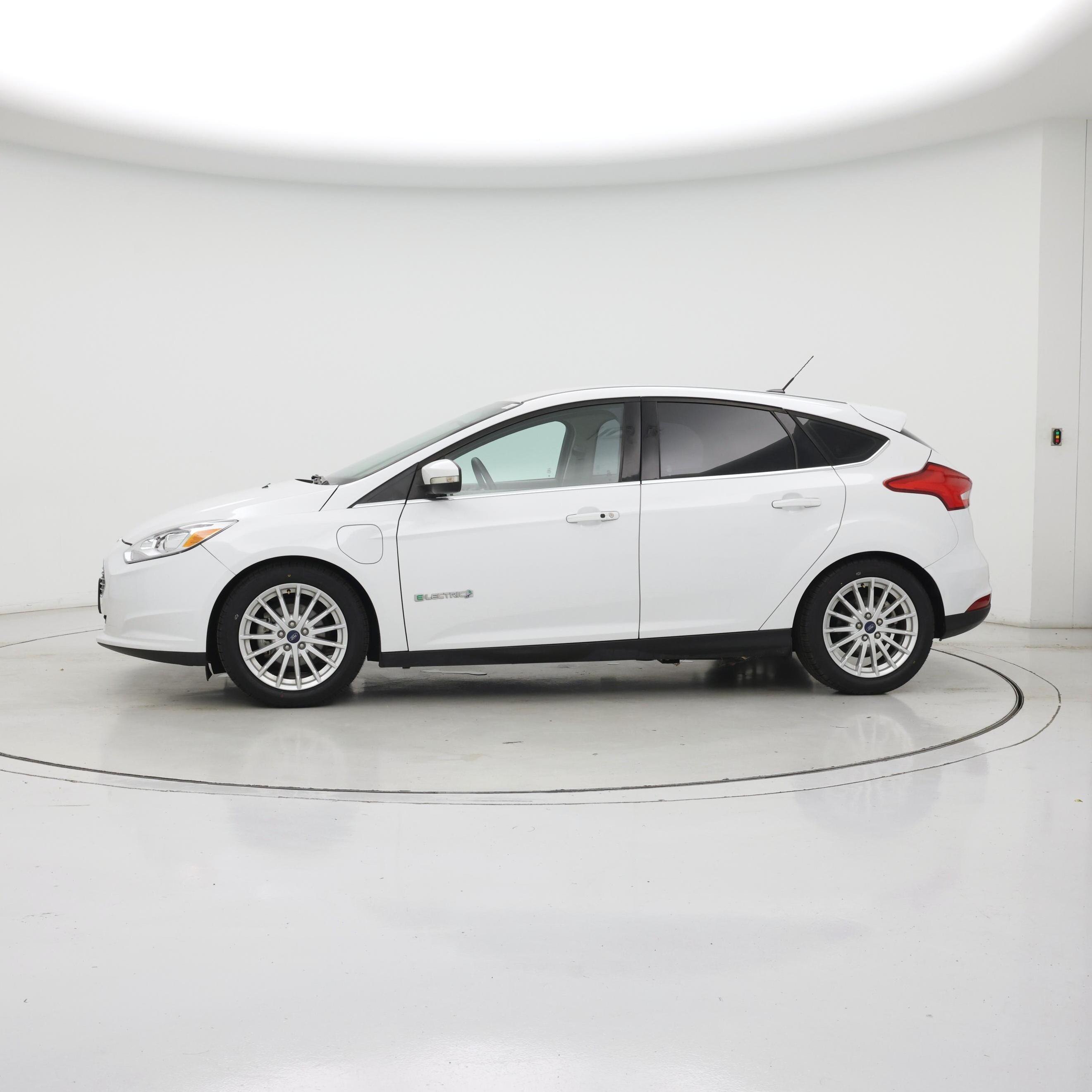 Thumbnail: 2017 Ford Focus - 3