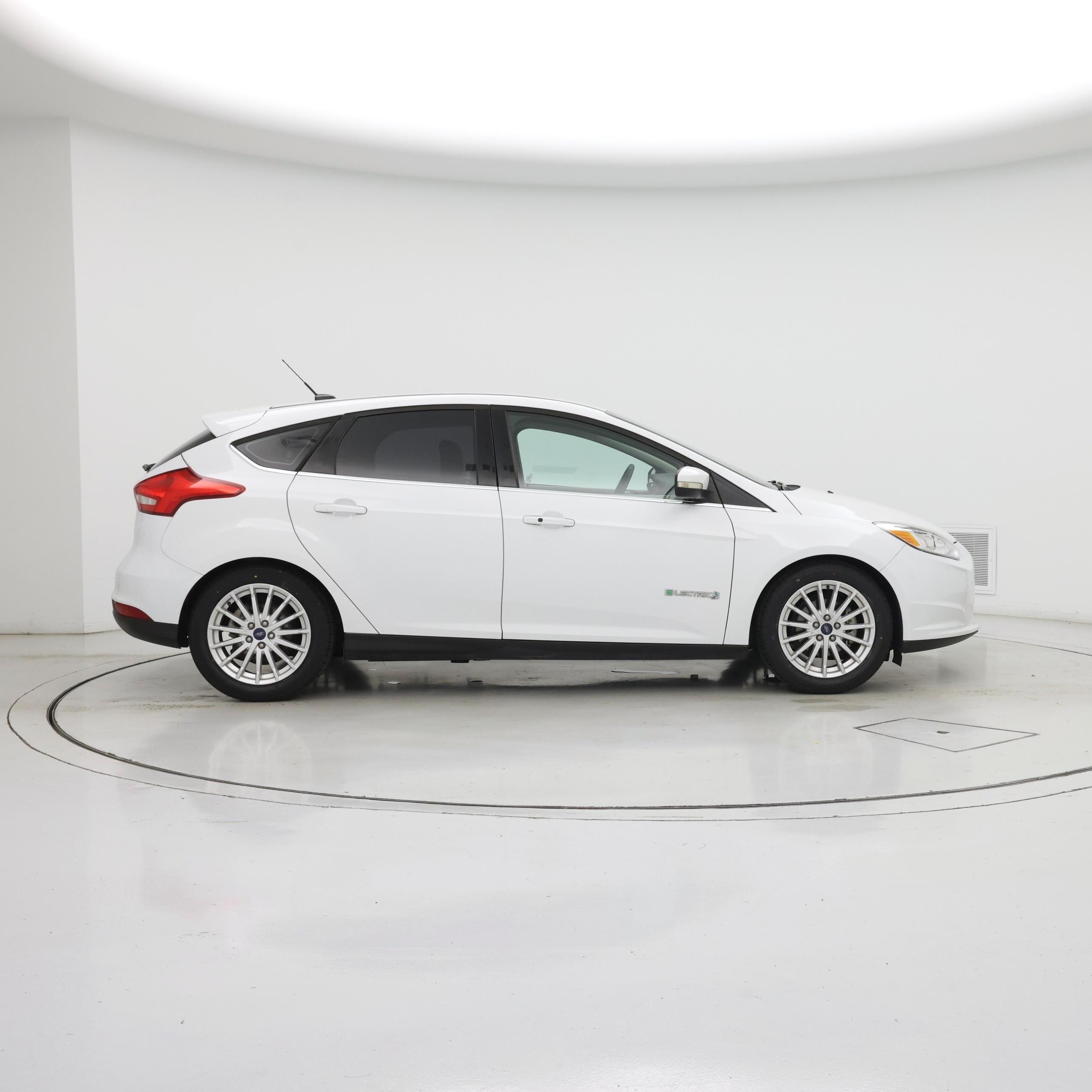 Thumbnail: 2017 Ford Focus - 7