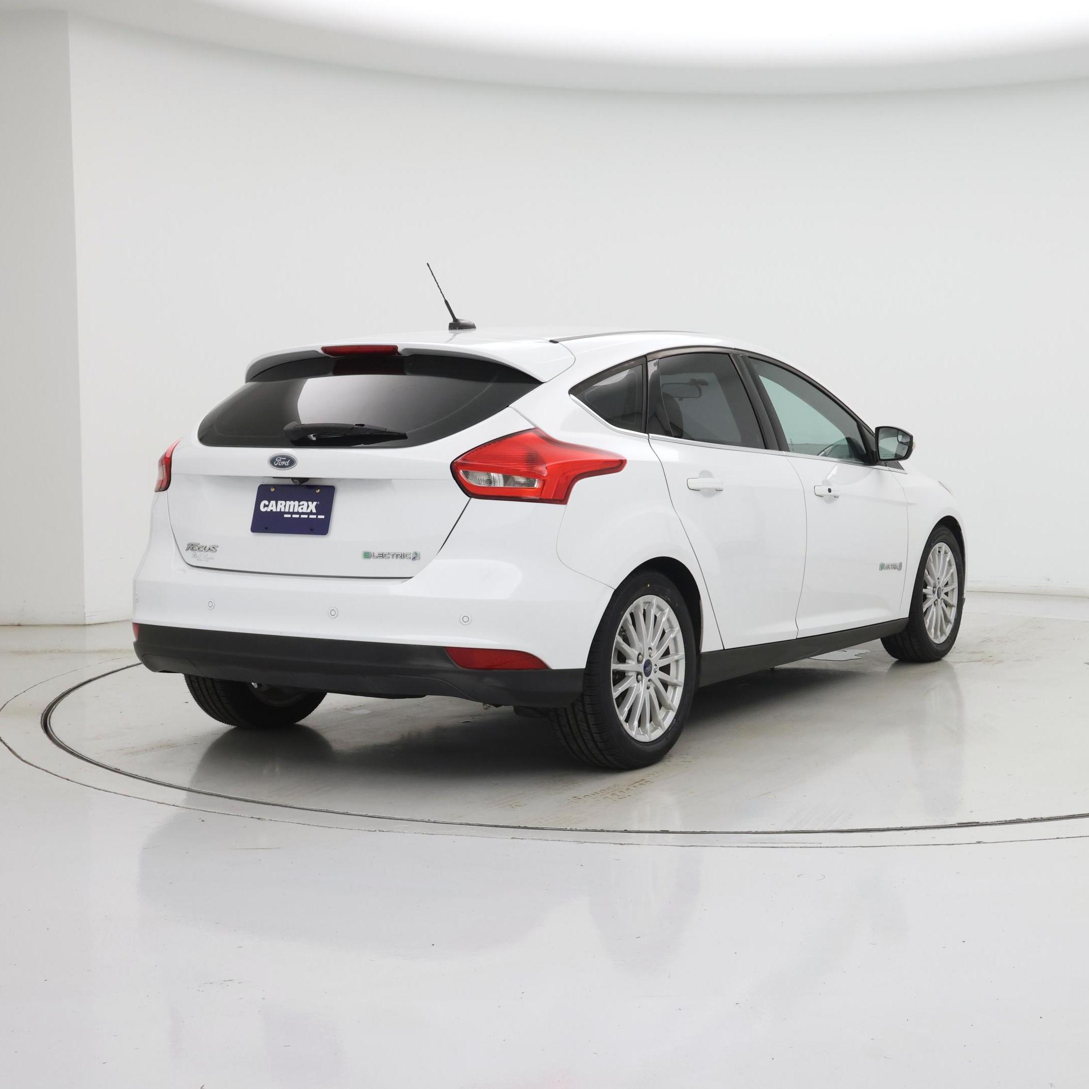 Thumbnail: 2017 Ford Focus - 8