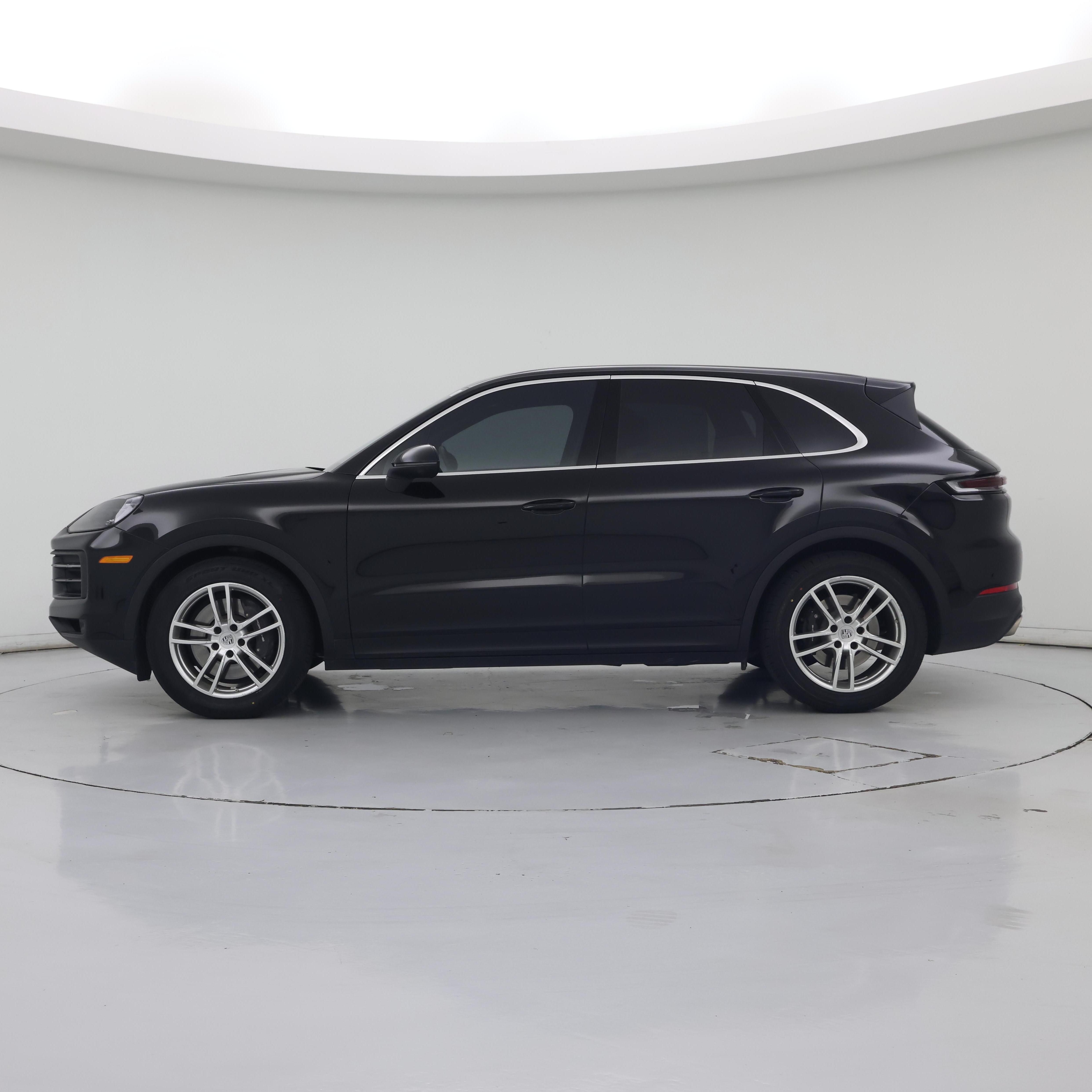 Thumbnail: 2024 Porsche Cayenne - 3