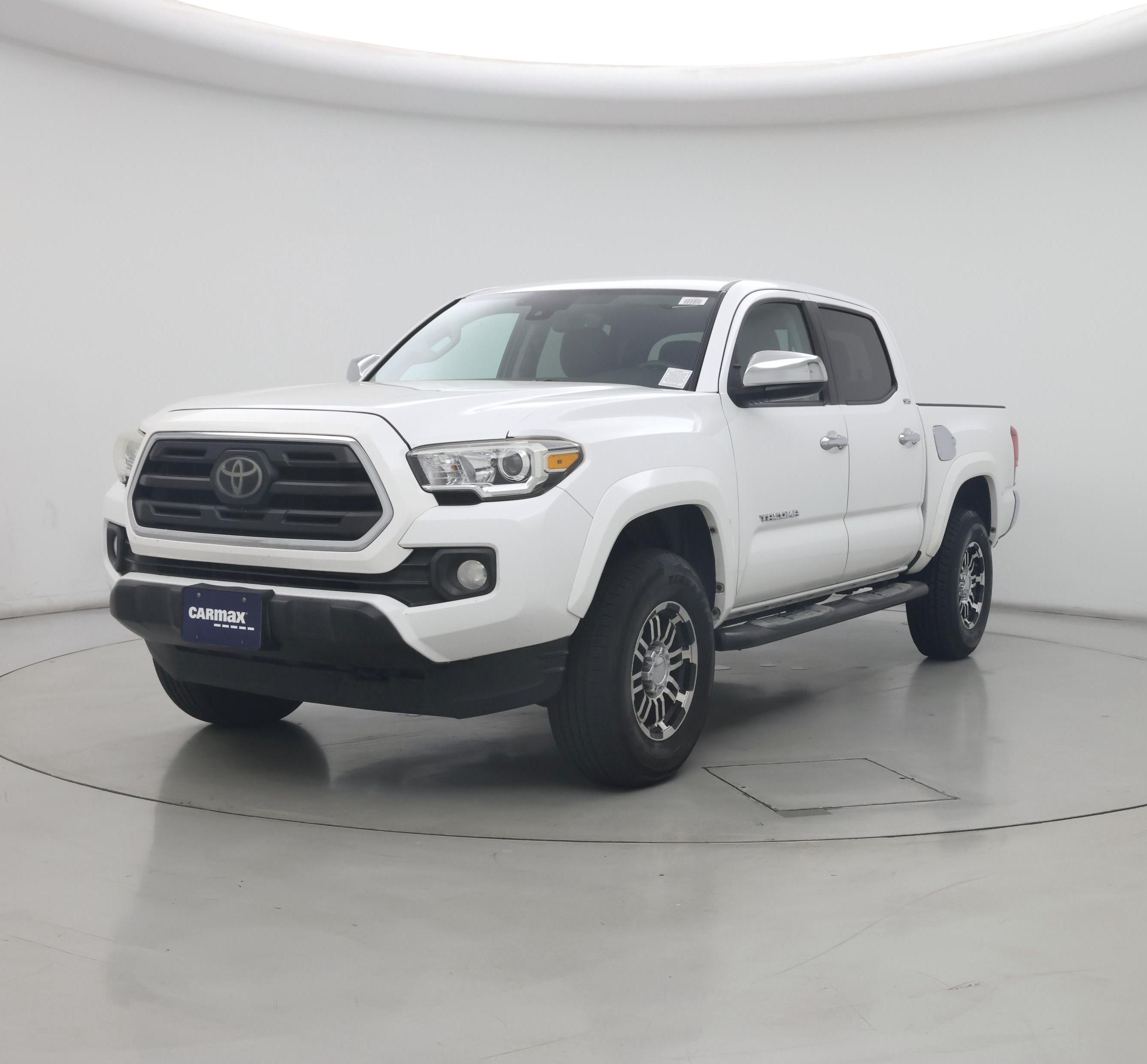 Thumbnail: 2018 Toyota Tacoma - 4