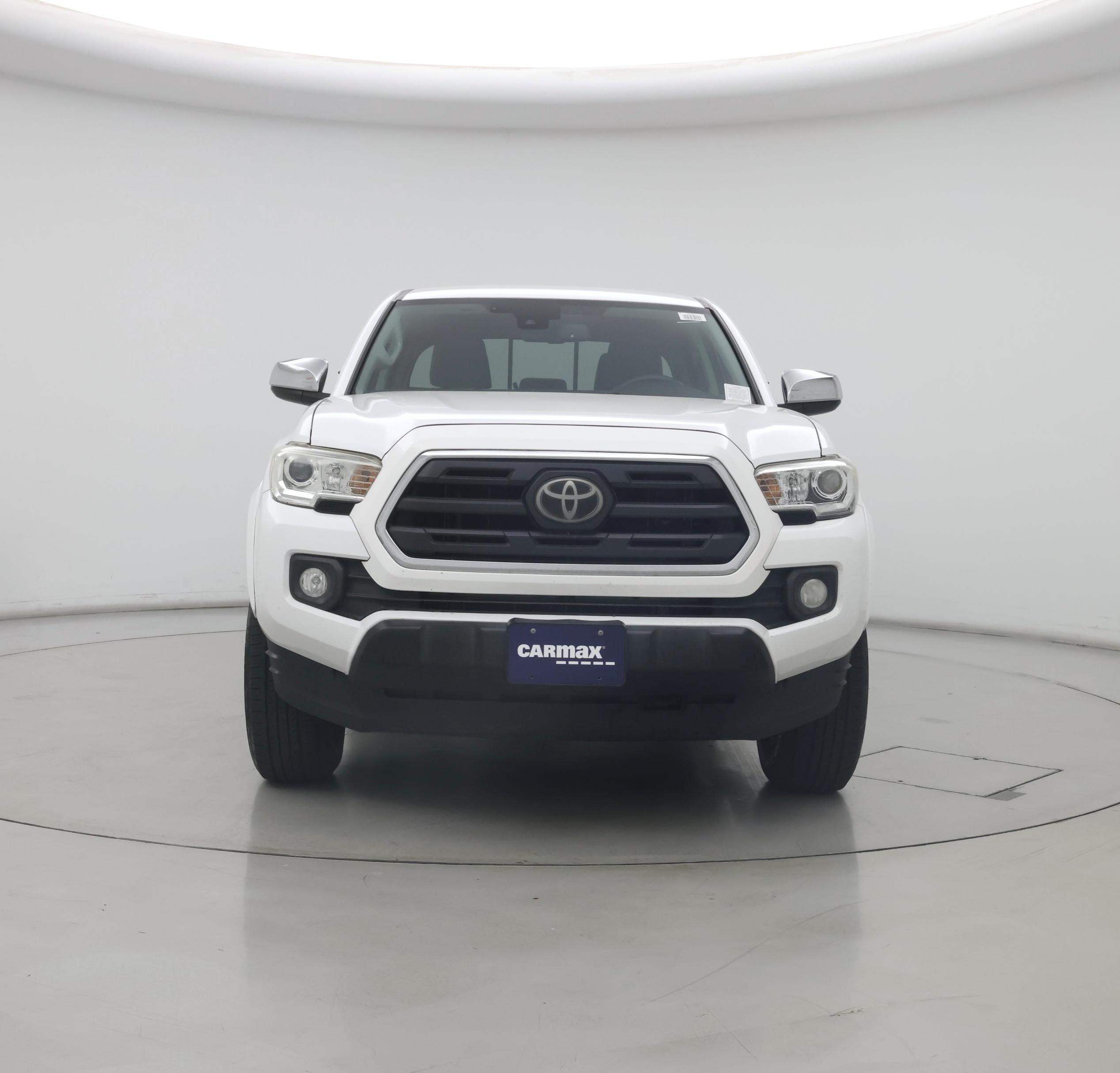 Thumbnail: 2018 Toyota Tacoma - 5