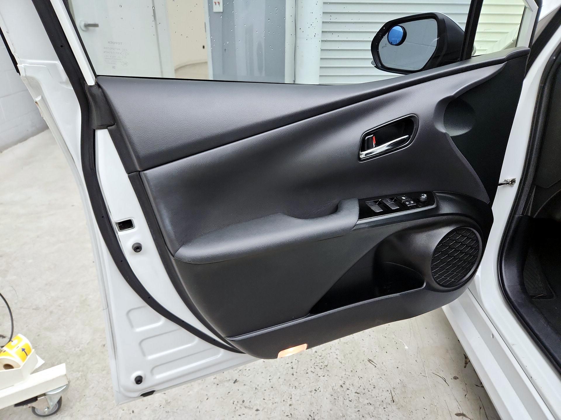 Thumbnail: 2021 Toyota Prius - 12