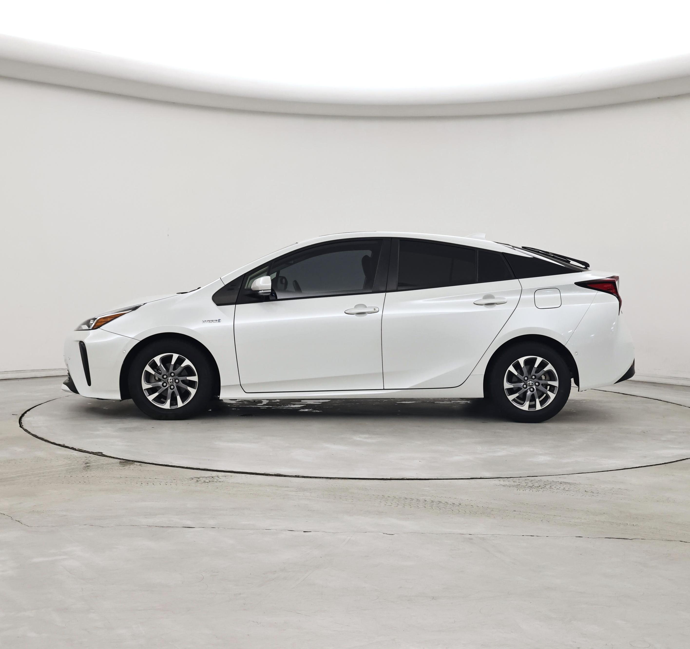 Thumbnail: 2021 Toyota Prius - 3
