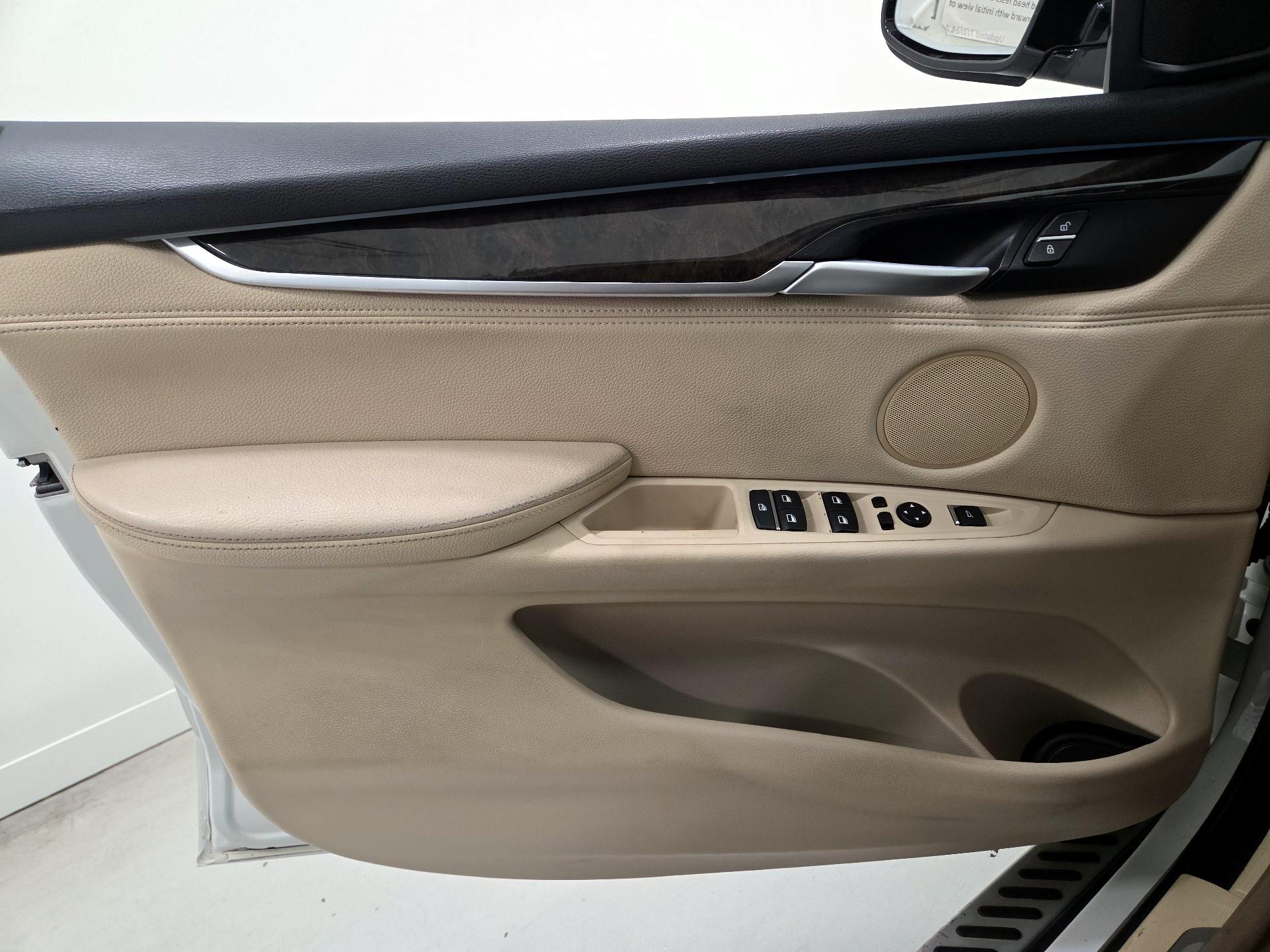 Thumbnail: 2015 BMW X5 - 12