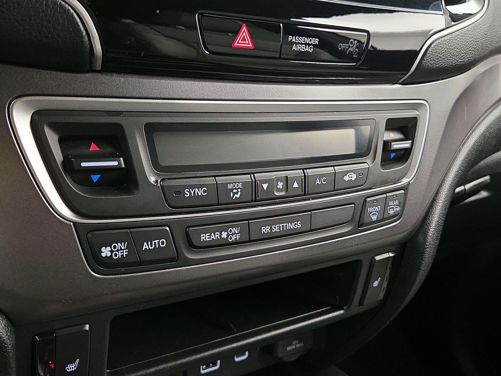 2025 Honda Passport EX-L - Photo 17