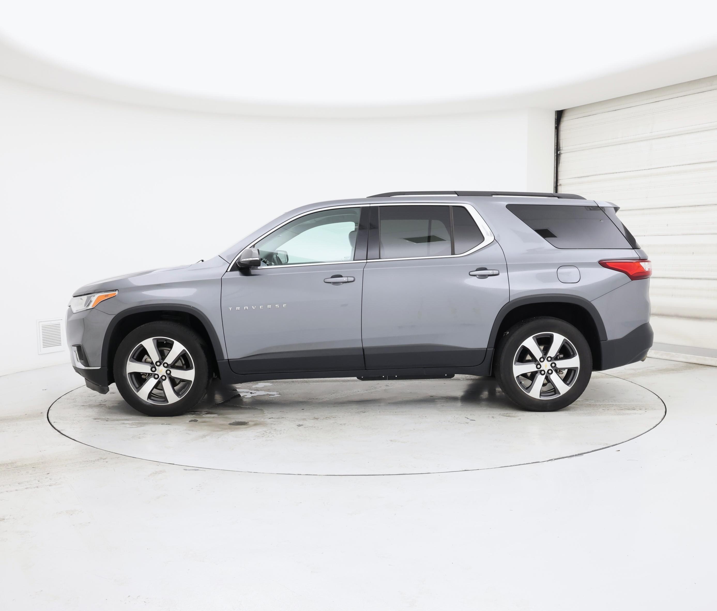Thumbnail: 2020 Chevrolet Traverse - 3
