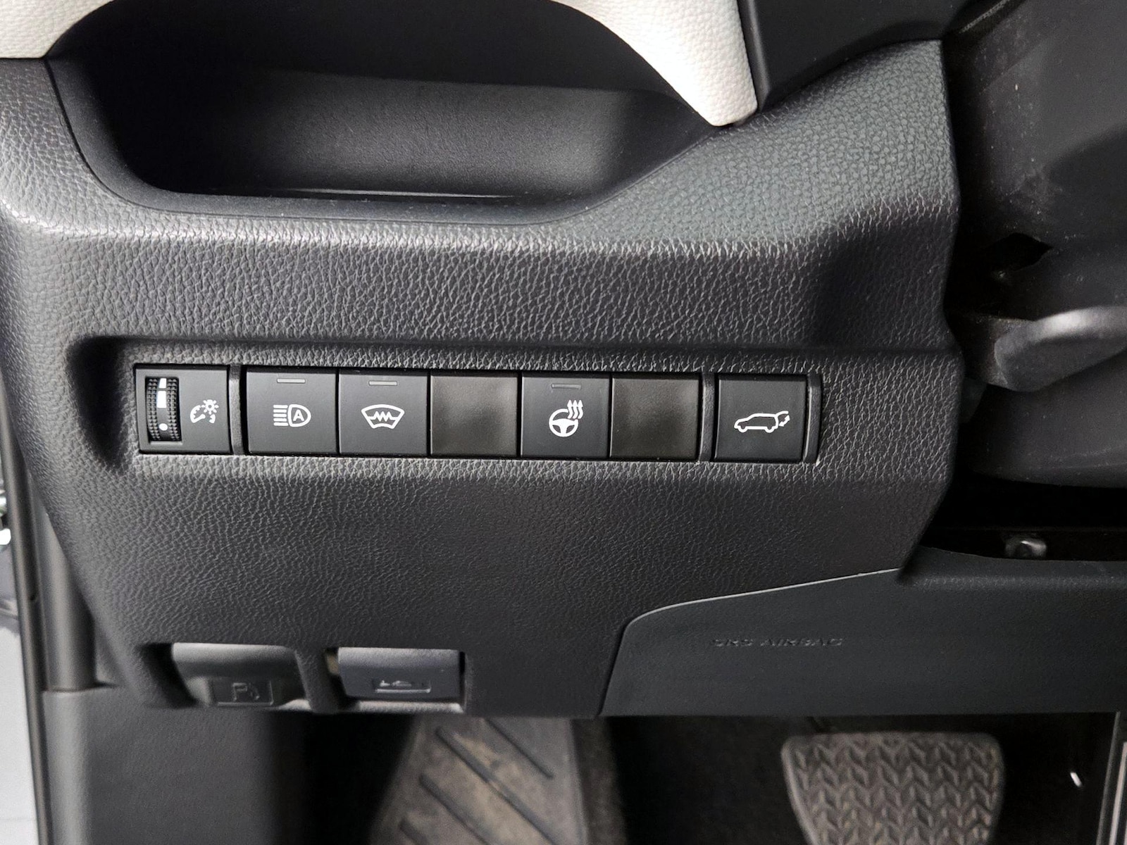 2025 Toyota RAV4 XLE Premium - Photo 14