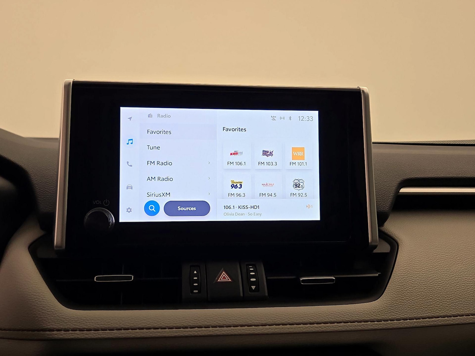 2025 Toyota RAV4 XLE Premium - Photo 17