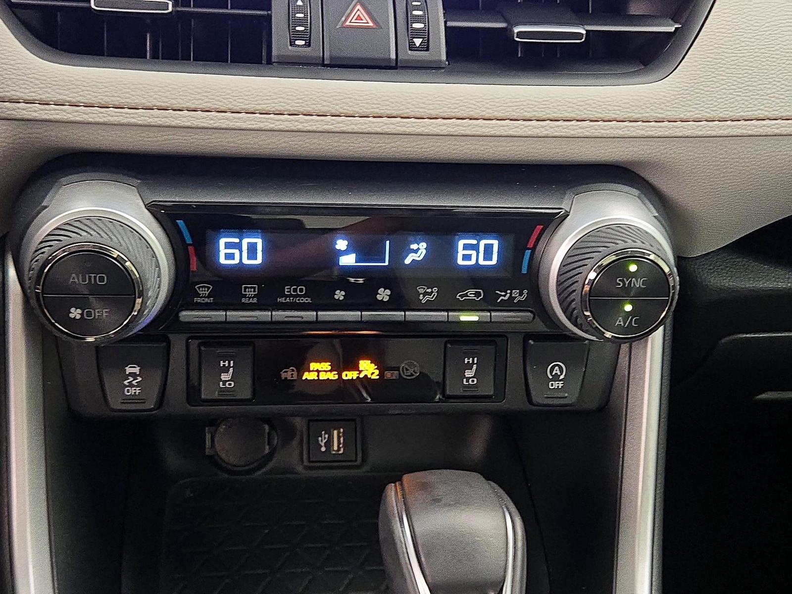 2025 Toyota RAV4 XLE Premium - Photo 18