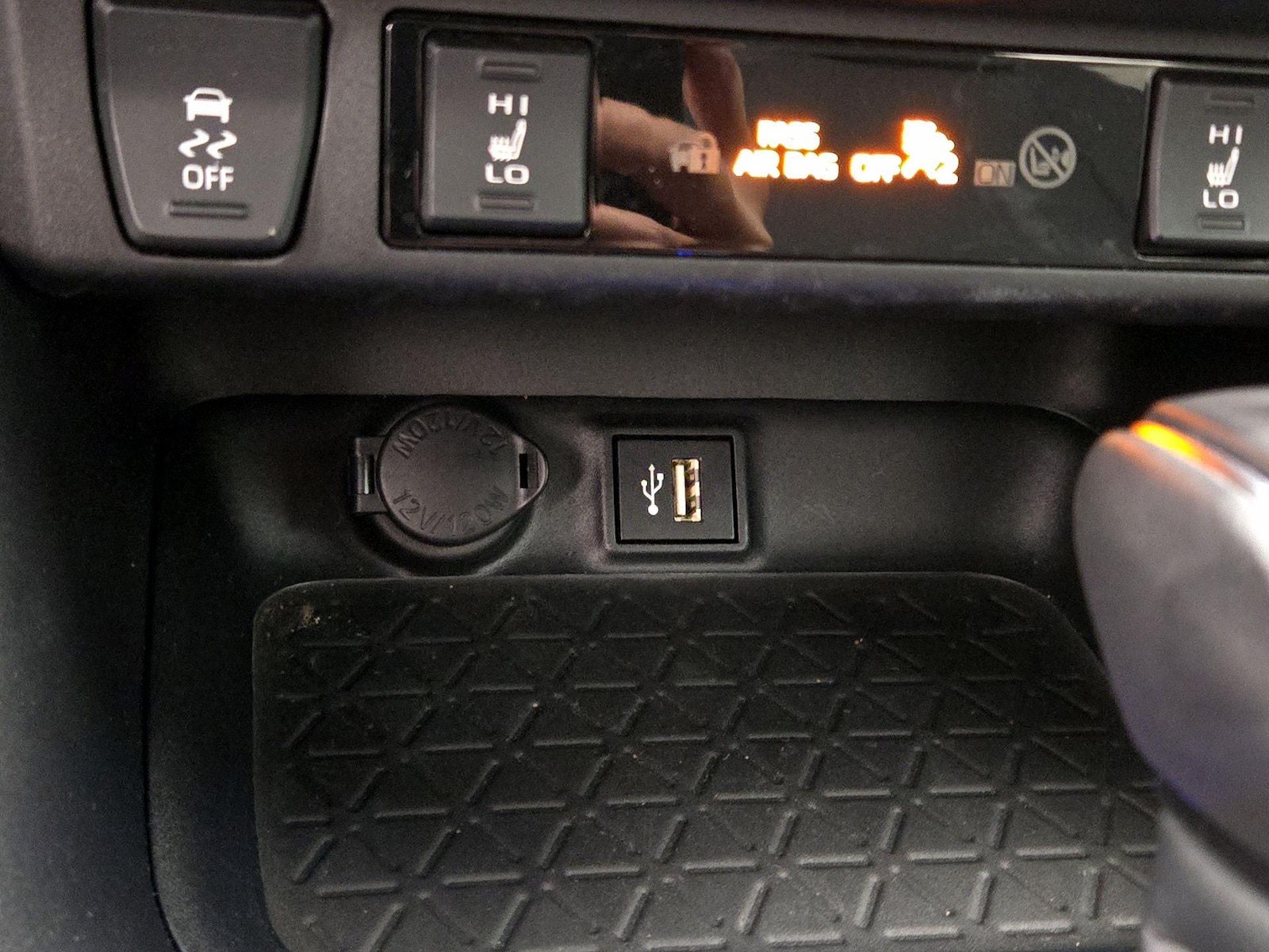 2025 Toyota RAV4 XLE Premium - Photo 20