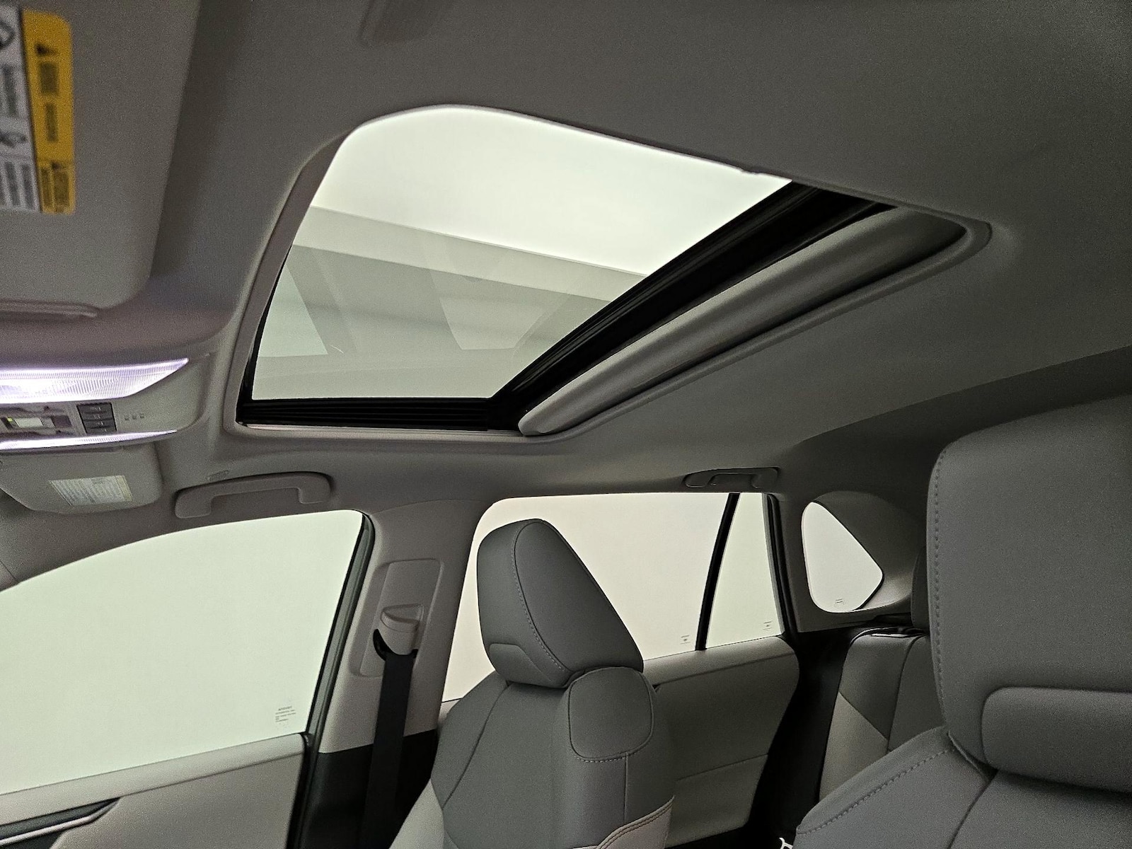 2025 Toyota RAV4 XLE Premium - Photo 21
