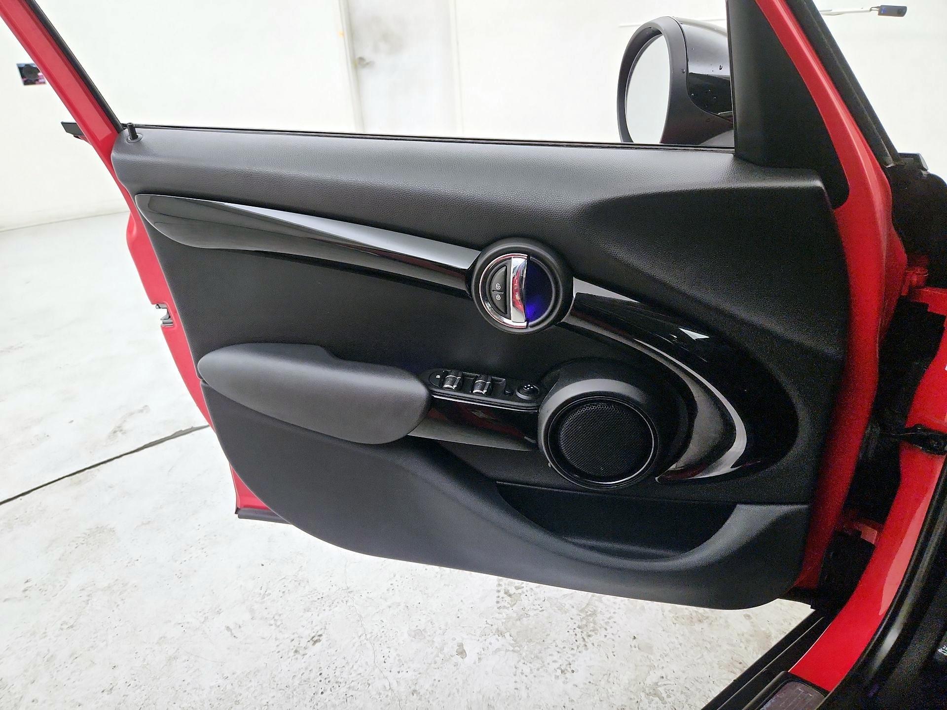 Thumbnail: 2019 MINI Cooper Hardtop - 12
