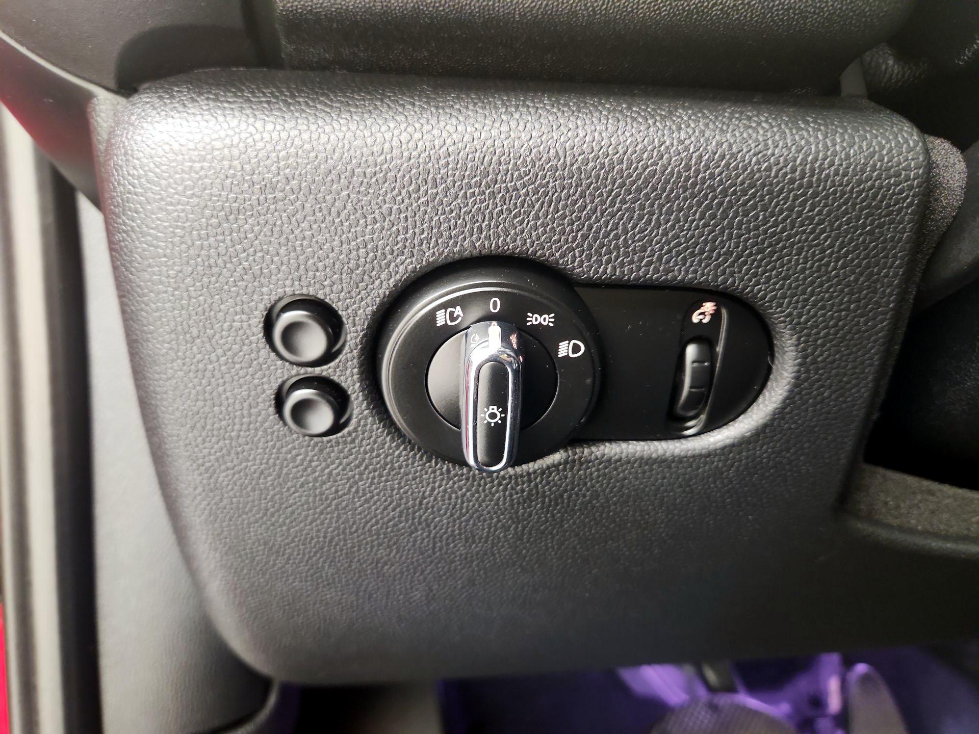Thumbnail: 2019 MINI Cooper Hardtop - 13