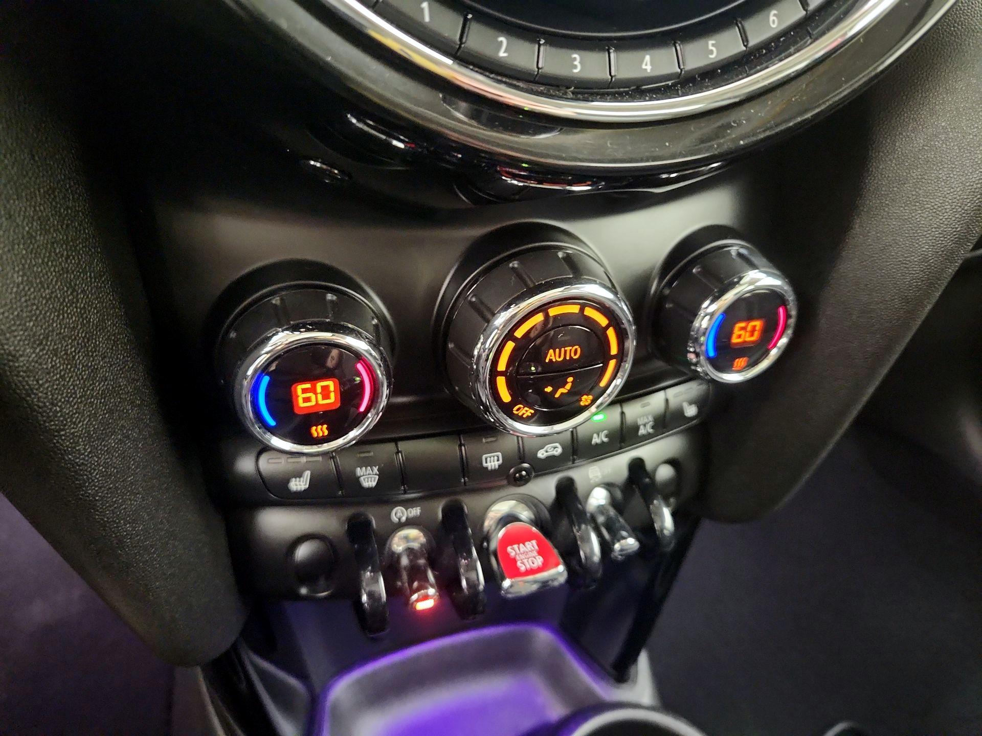 Thumbnail: 2019 MINI Cooper Hardtop - 16