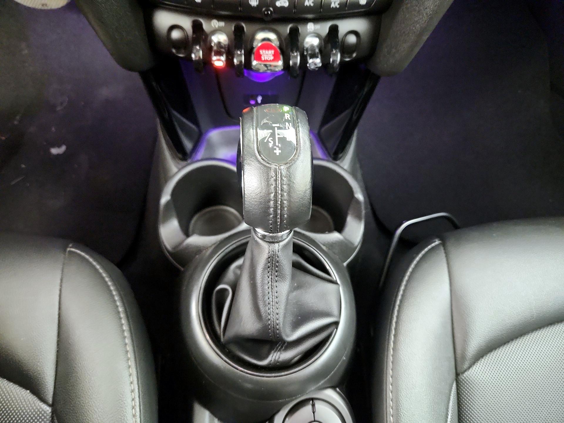 Thumbnail: 2019 MINI Cooper Hardtop - 17