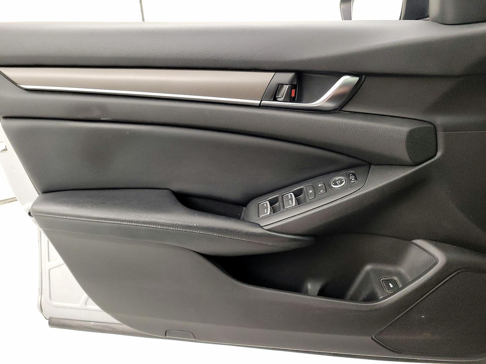 2018 Honda Accord LX - Photo 13