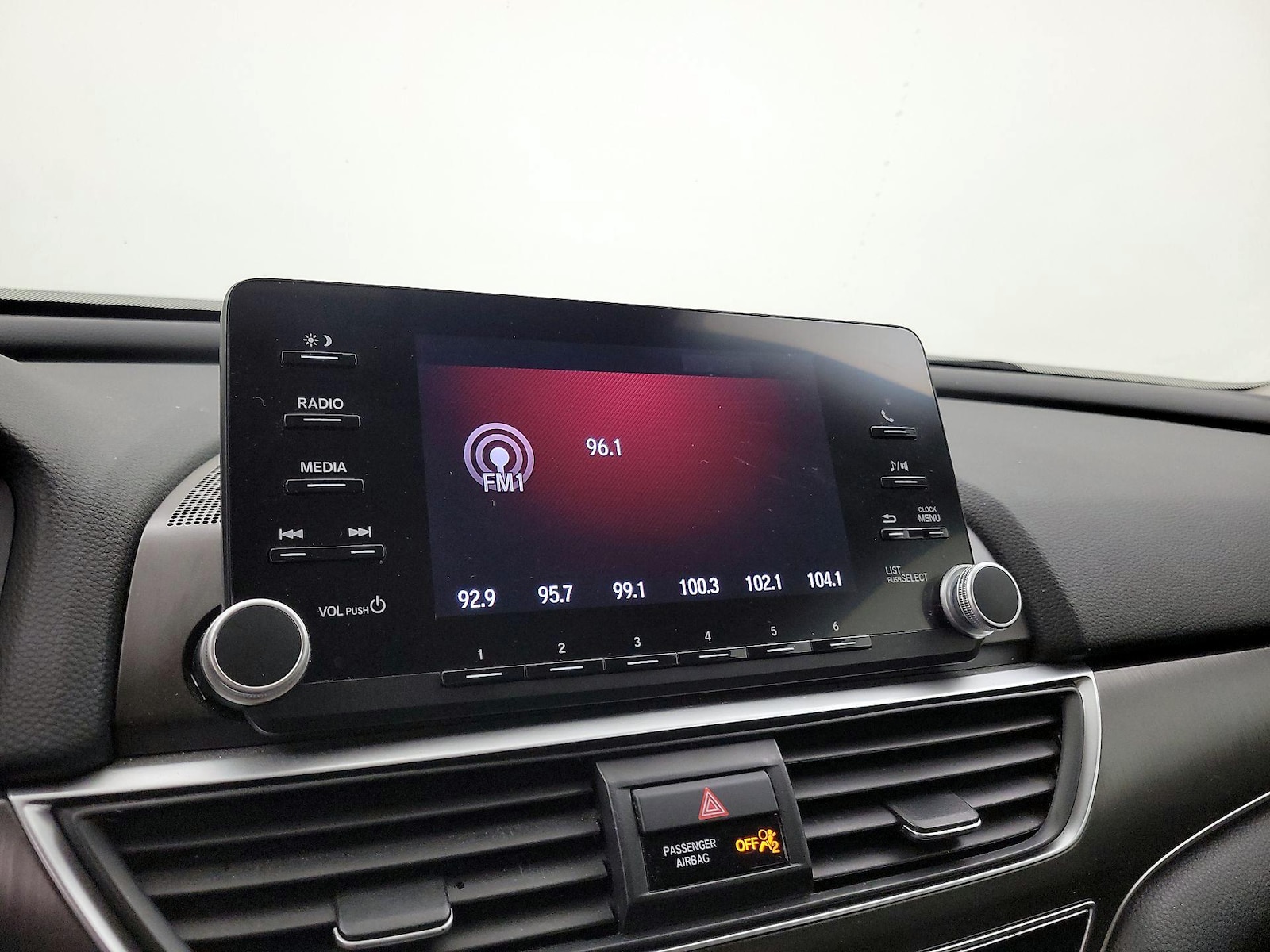 2018 Honda Accord LX - Photo 16