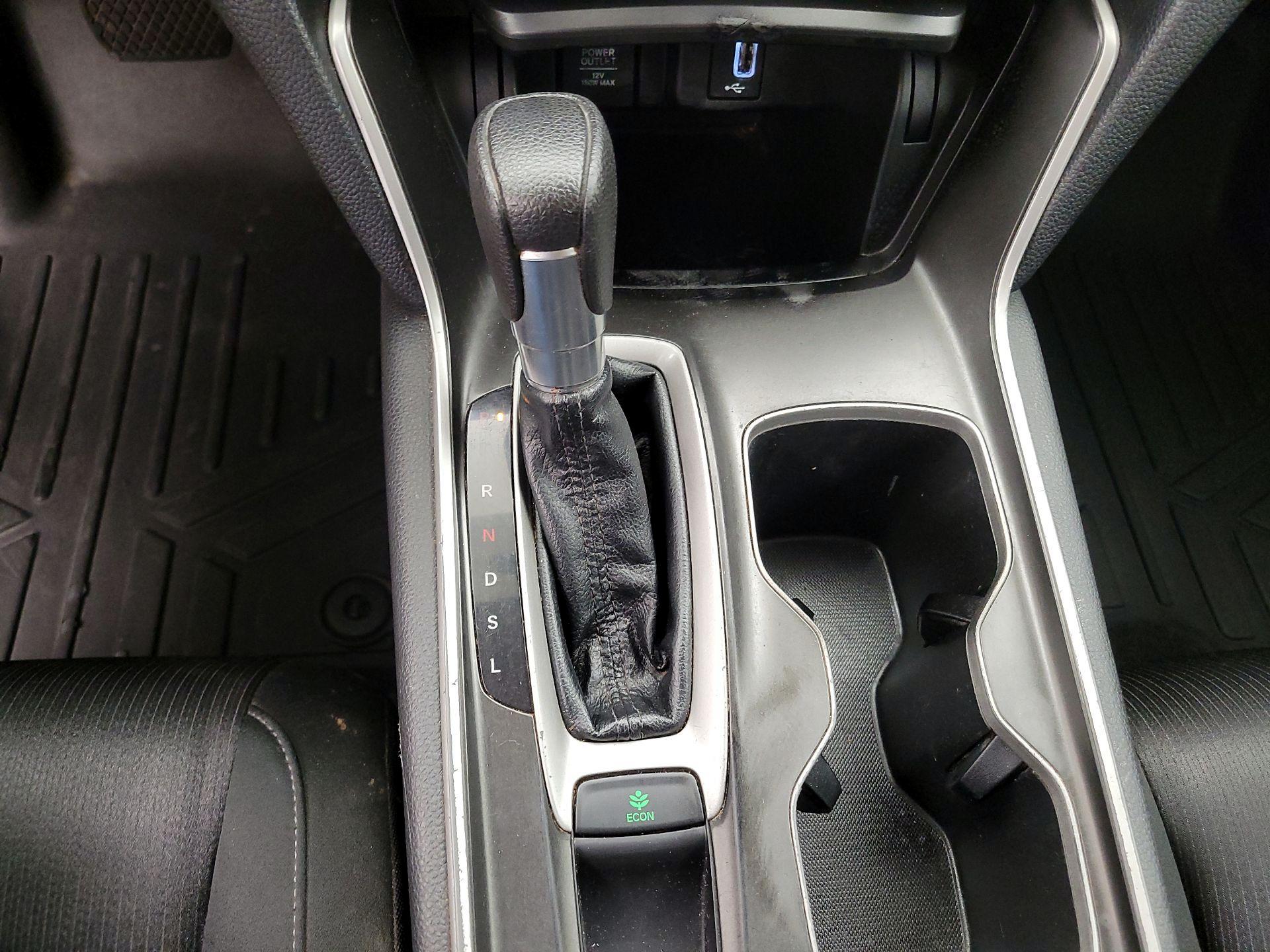 Thumbnail: 2018 Honda Accord - 17