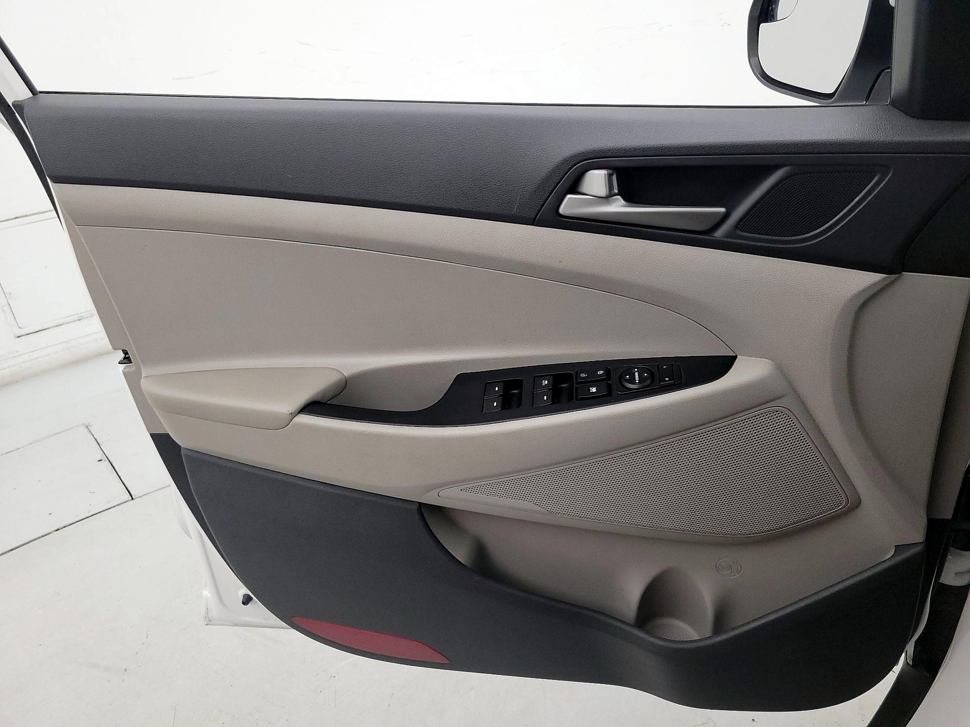 Thumbnail: 2018 Hyundai Tucson - 12