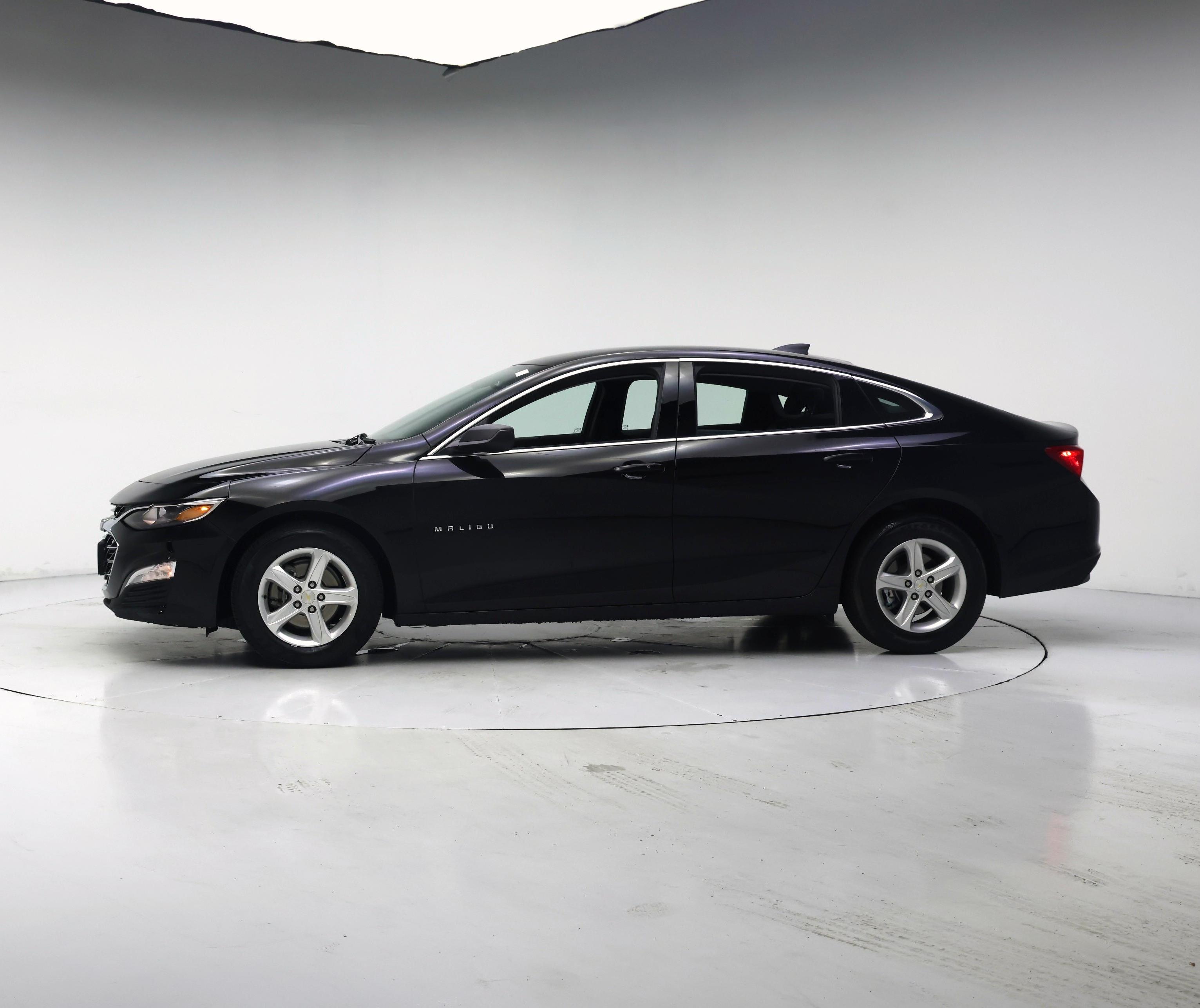 Thumbnail: 2023 Chevrolet Malibu - 3