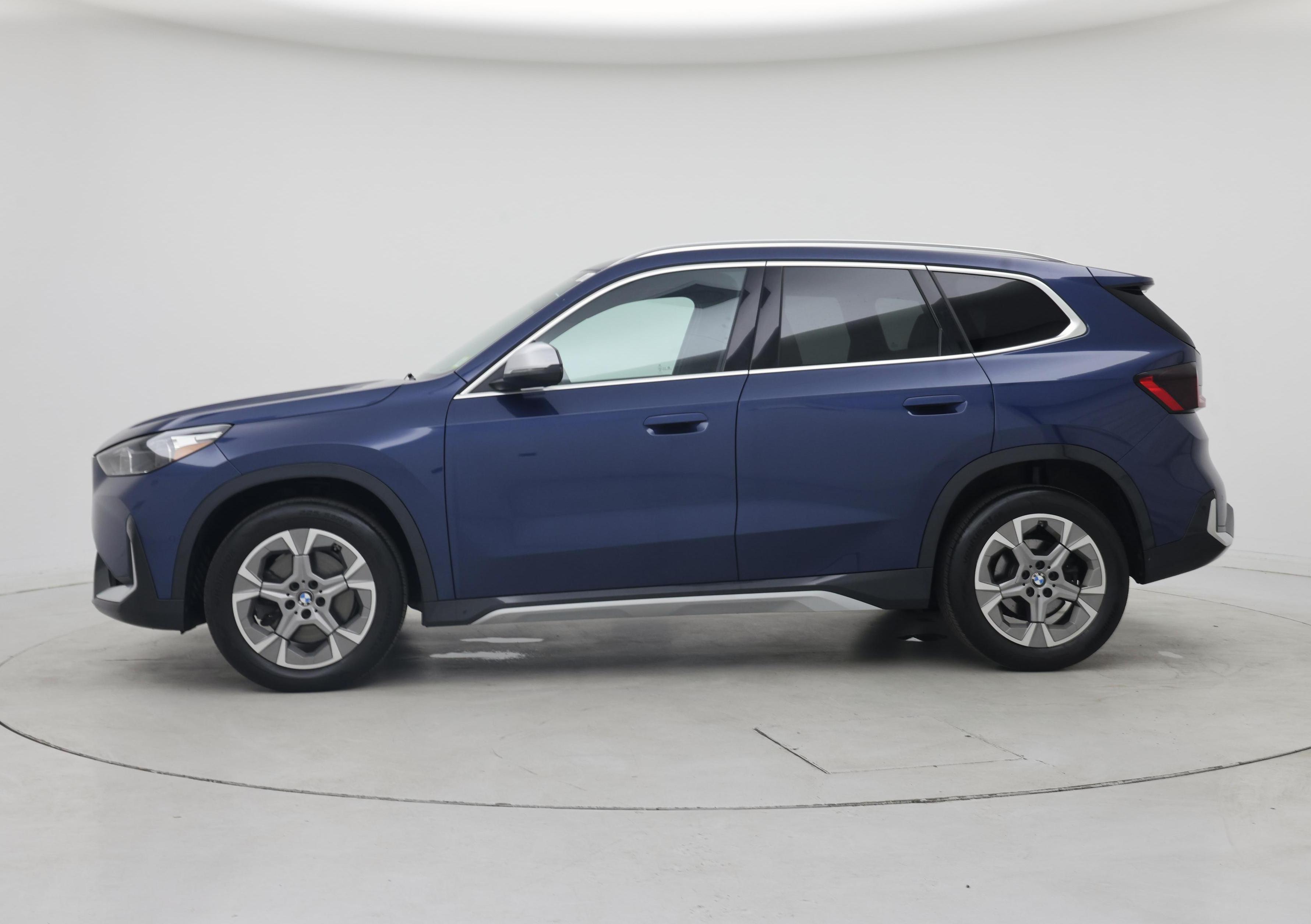 Thumbnail: 2023 BMW X1 - 3