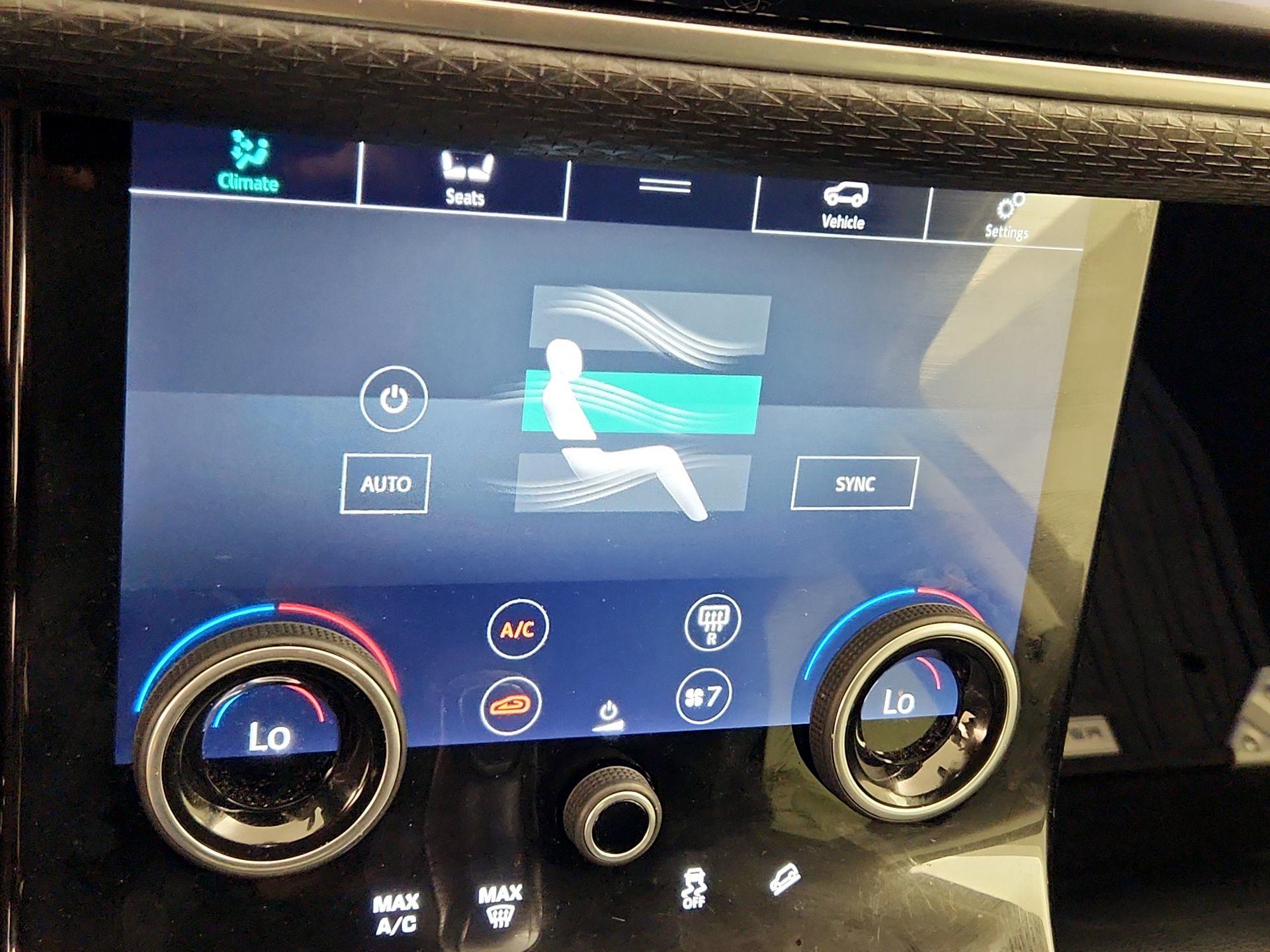 Thumbnail: 2020 Land Rover Range Rover Evoque - 17