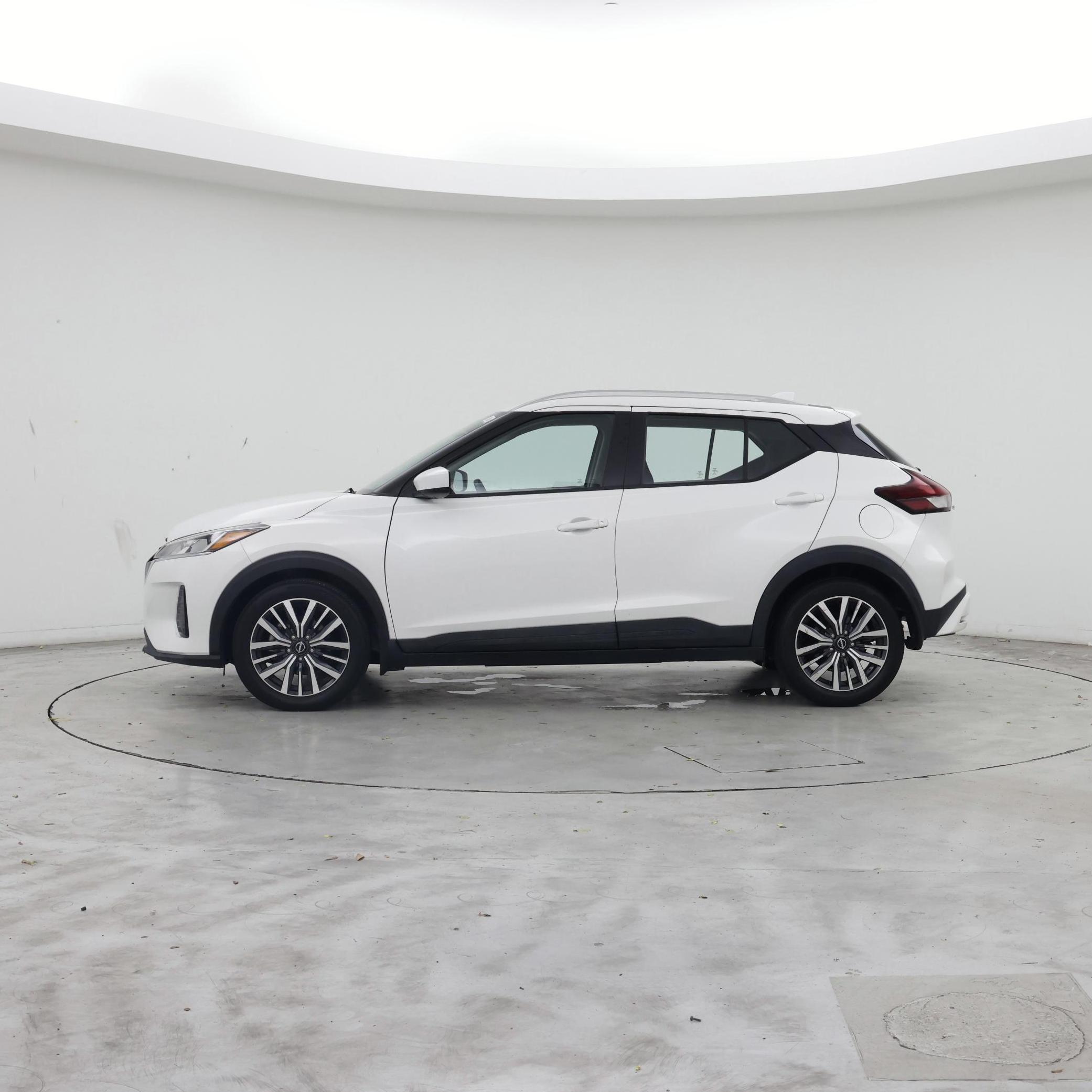 Thumbnail: 2022 Nissan Kicks - 3
