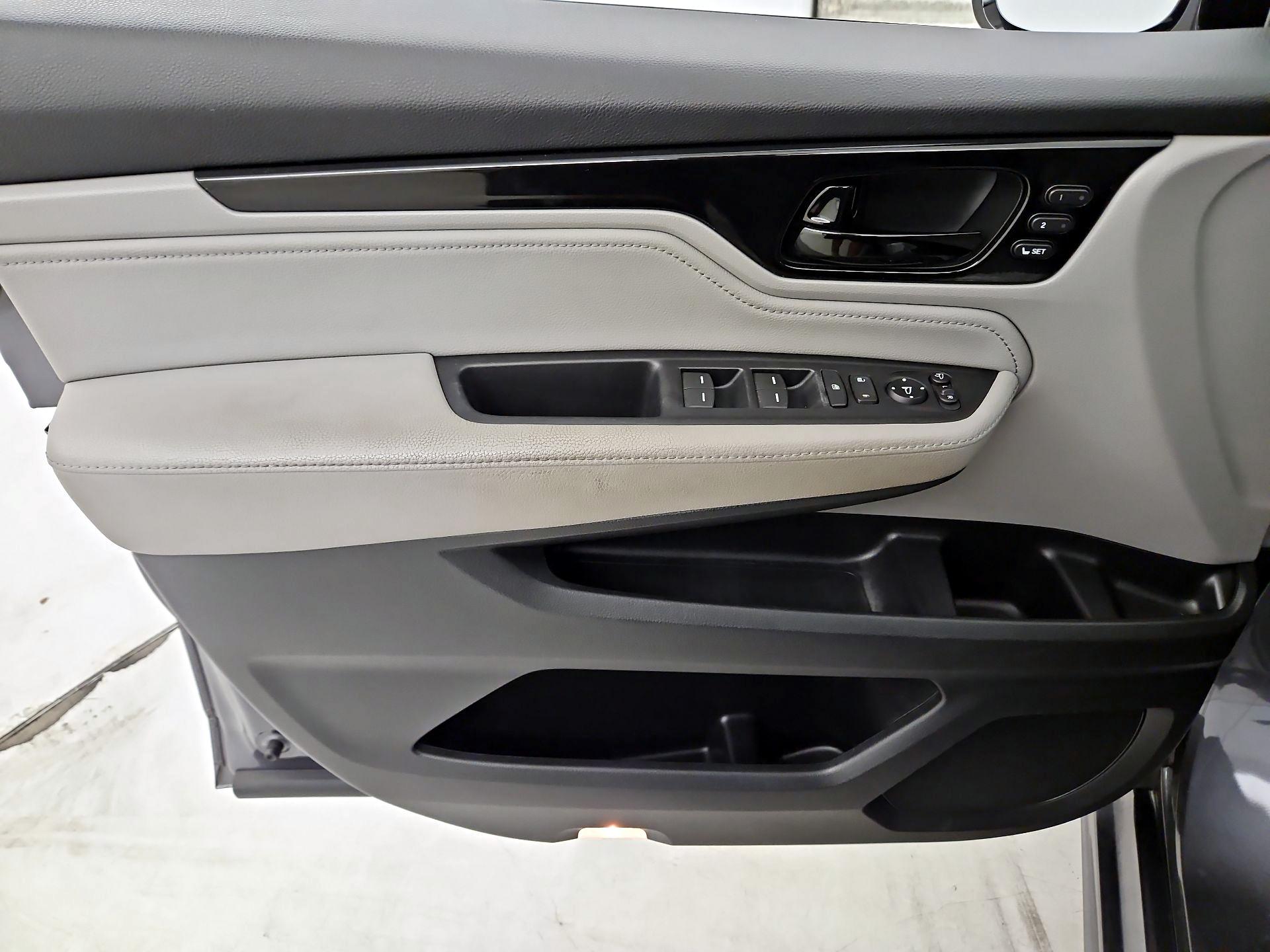 Thumbnail: 2018 Honda Odyssey - 12
