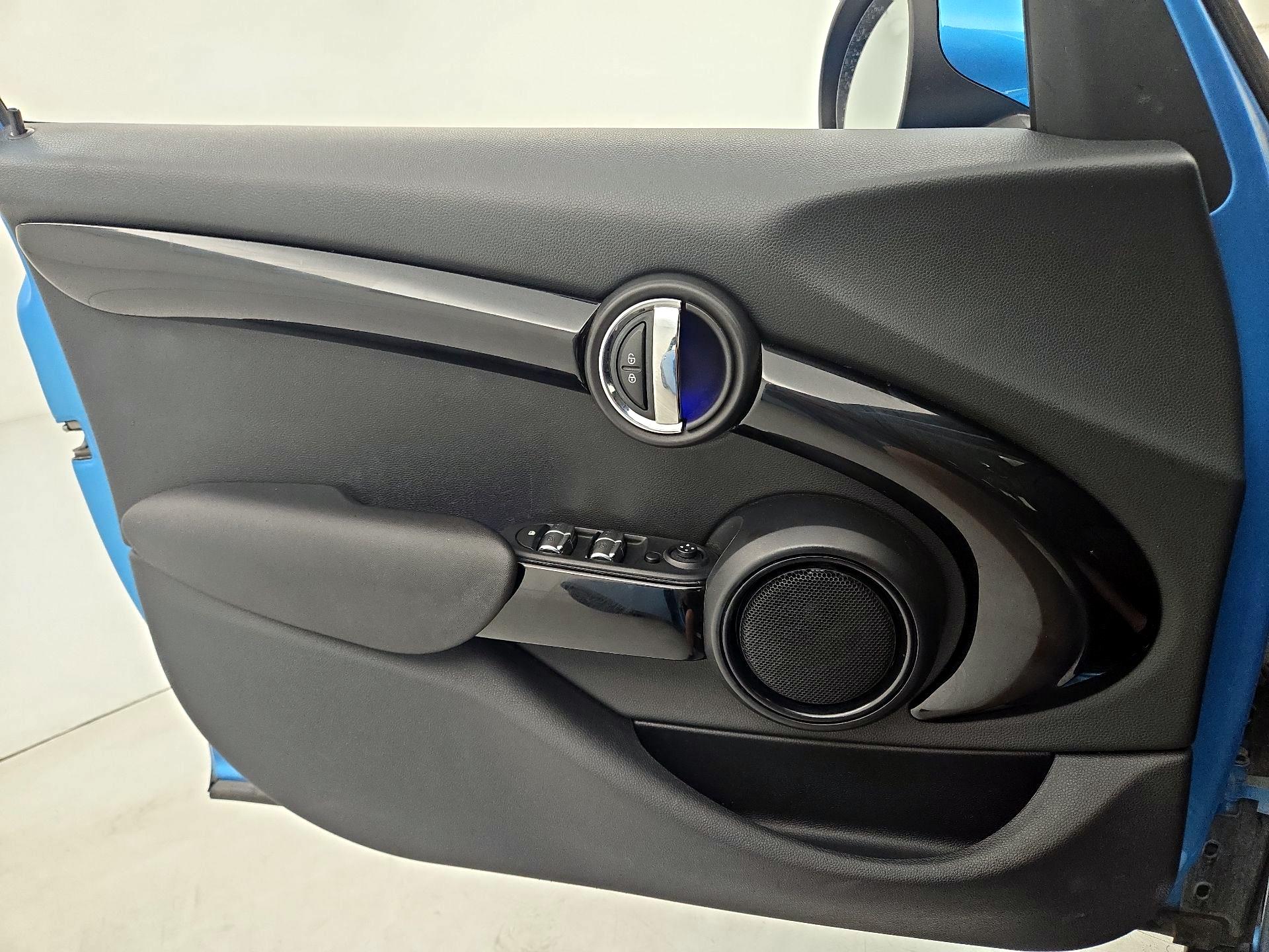 Thumbnail: 2019 MINI Cooper Hardtop - 12