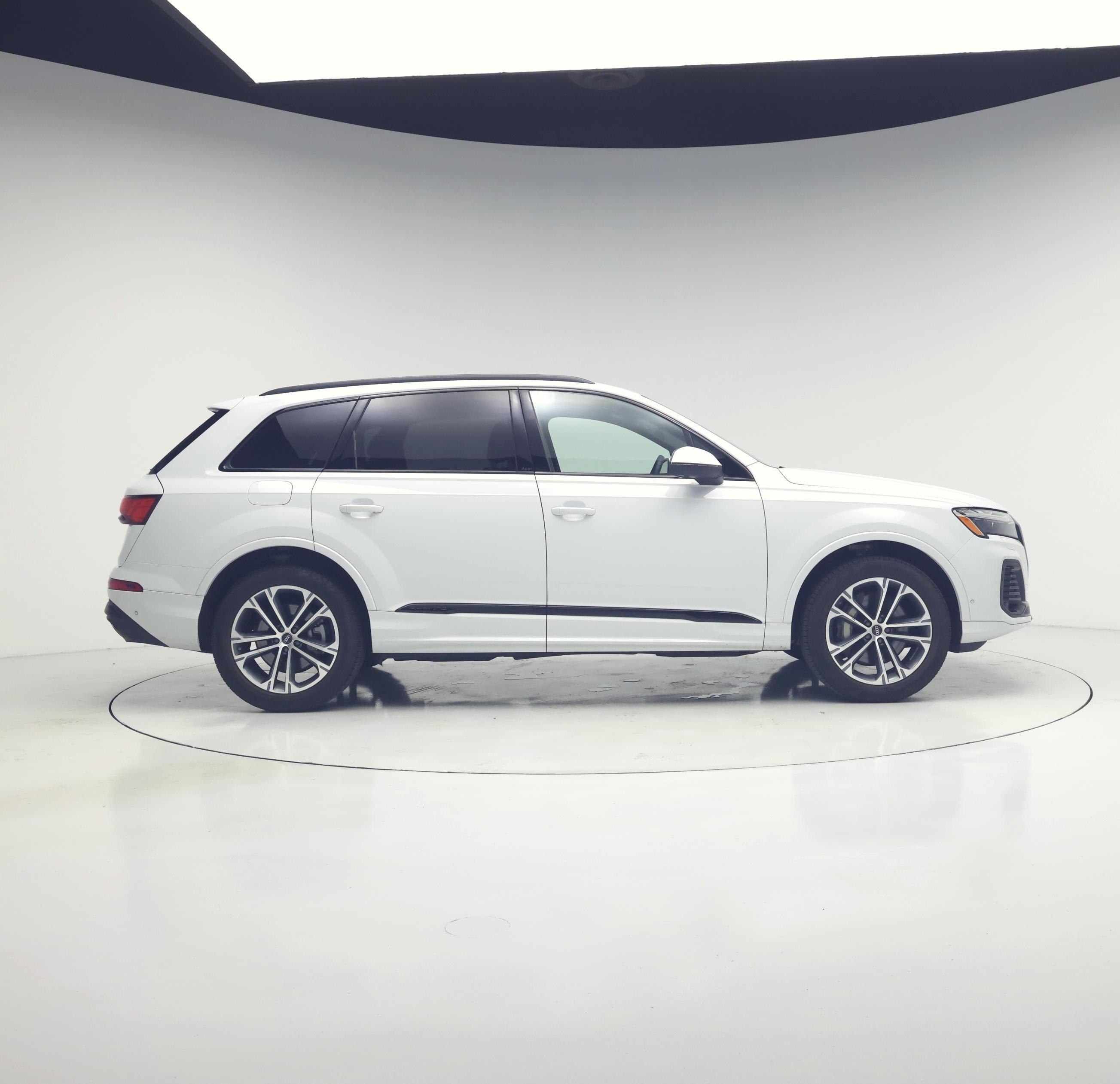 Thumbnail: 2025 Audi Q7 - 7