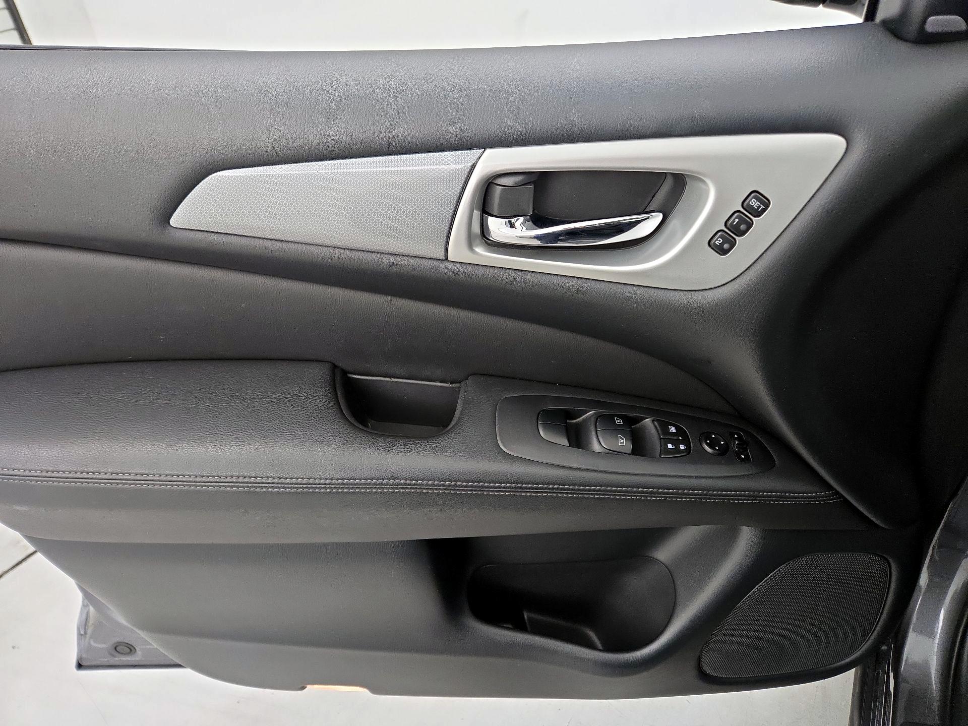Thumbnail: 2019 Nissan Pathfinder - 12