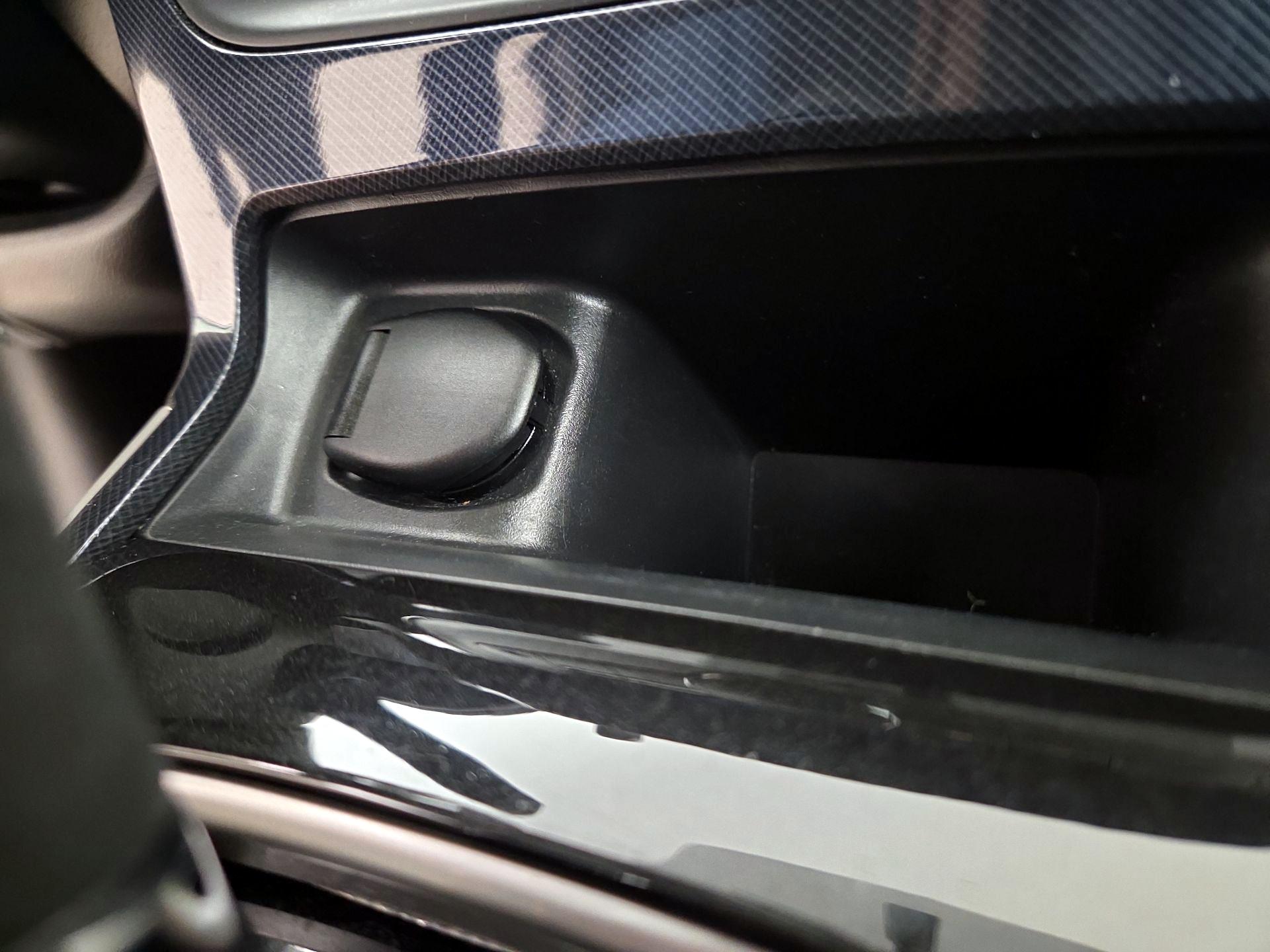 Thumbnail: 2019 Nissan Sentra - 18