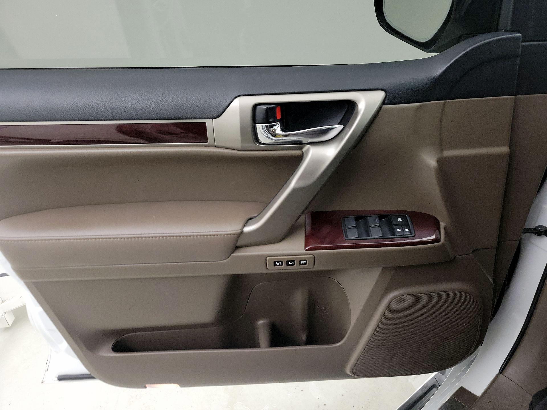 Thumbnail: 2019 Lexus GX - 12