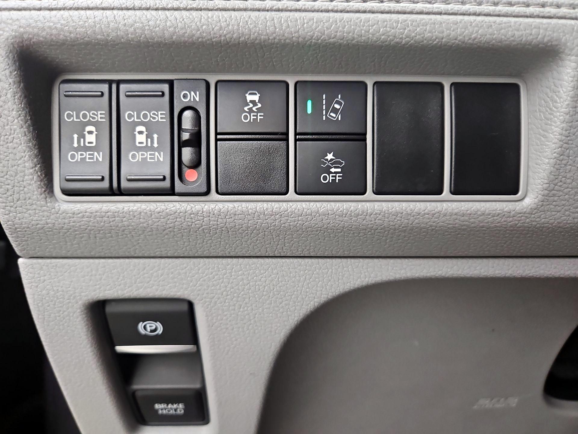 Thumbnail: 2019 Honda Odyssey - 13